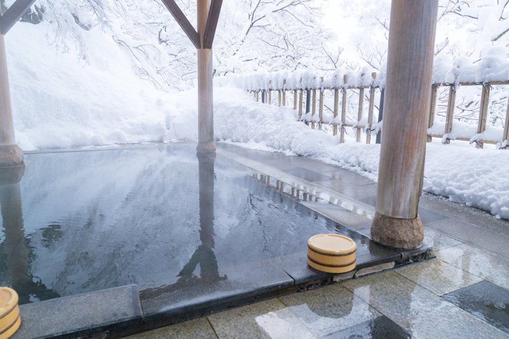 賞雪女性露天浴池
