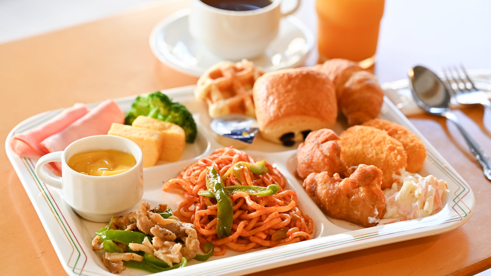 Image of a Japanese/Western buffet breakfast