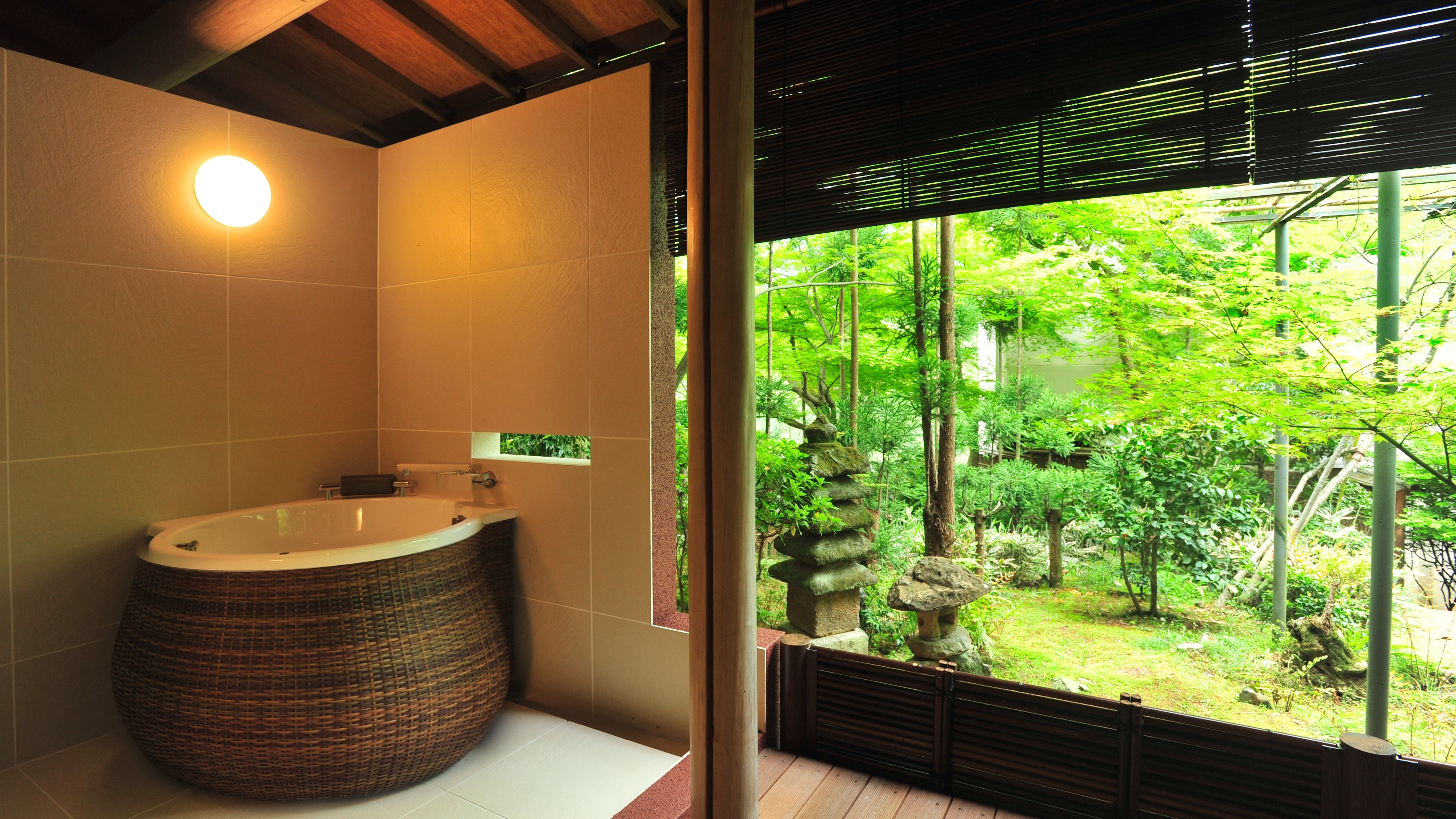 Japanese-style room with open-air bath, 13-17 tatami mats, <Kunrin Building>