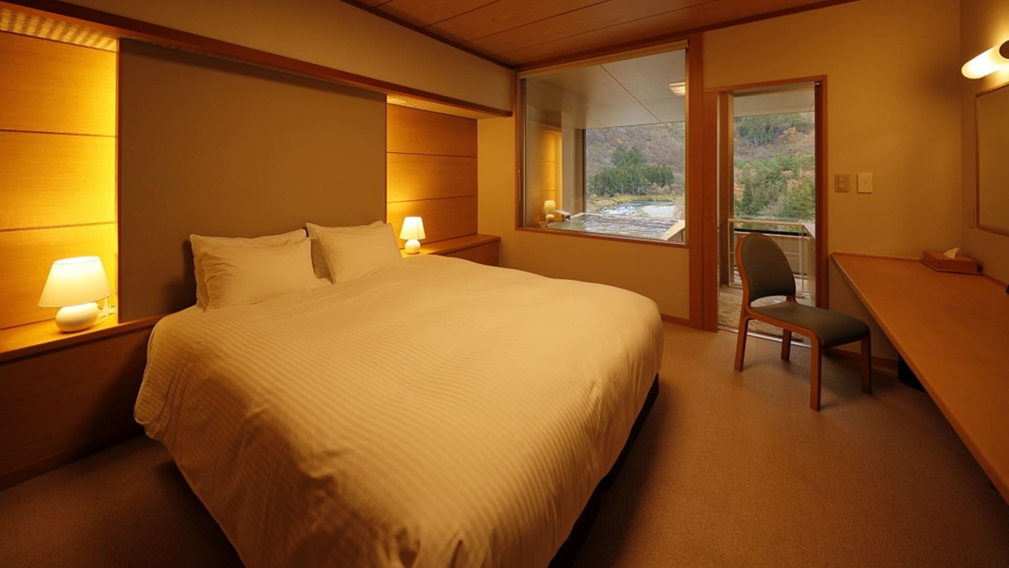 Guest room with open-air bath (queen size double bed) 35 square meters