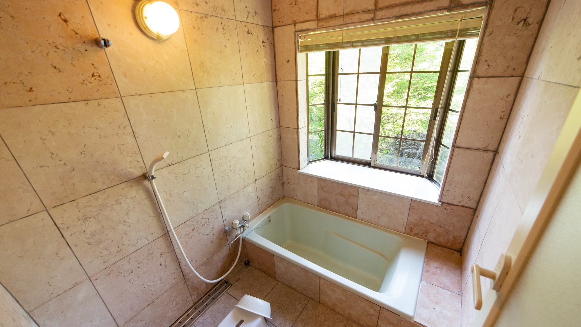 [Annex Maisonette Bathroom]