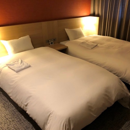 Twin Bed Room
