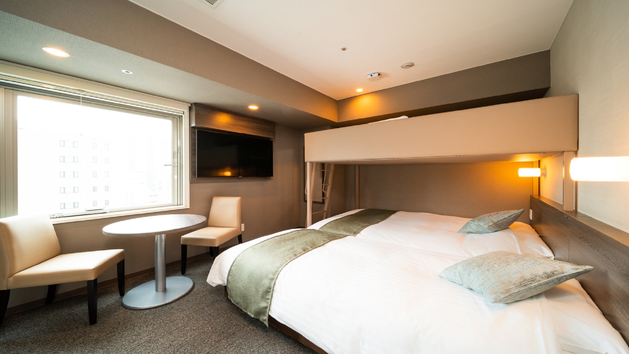 Deluxe Super Room