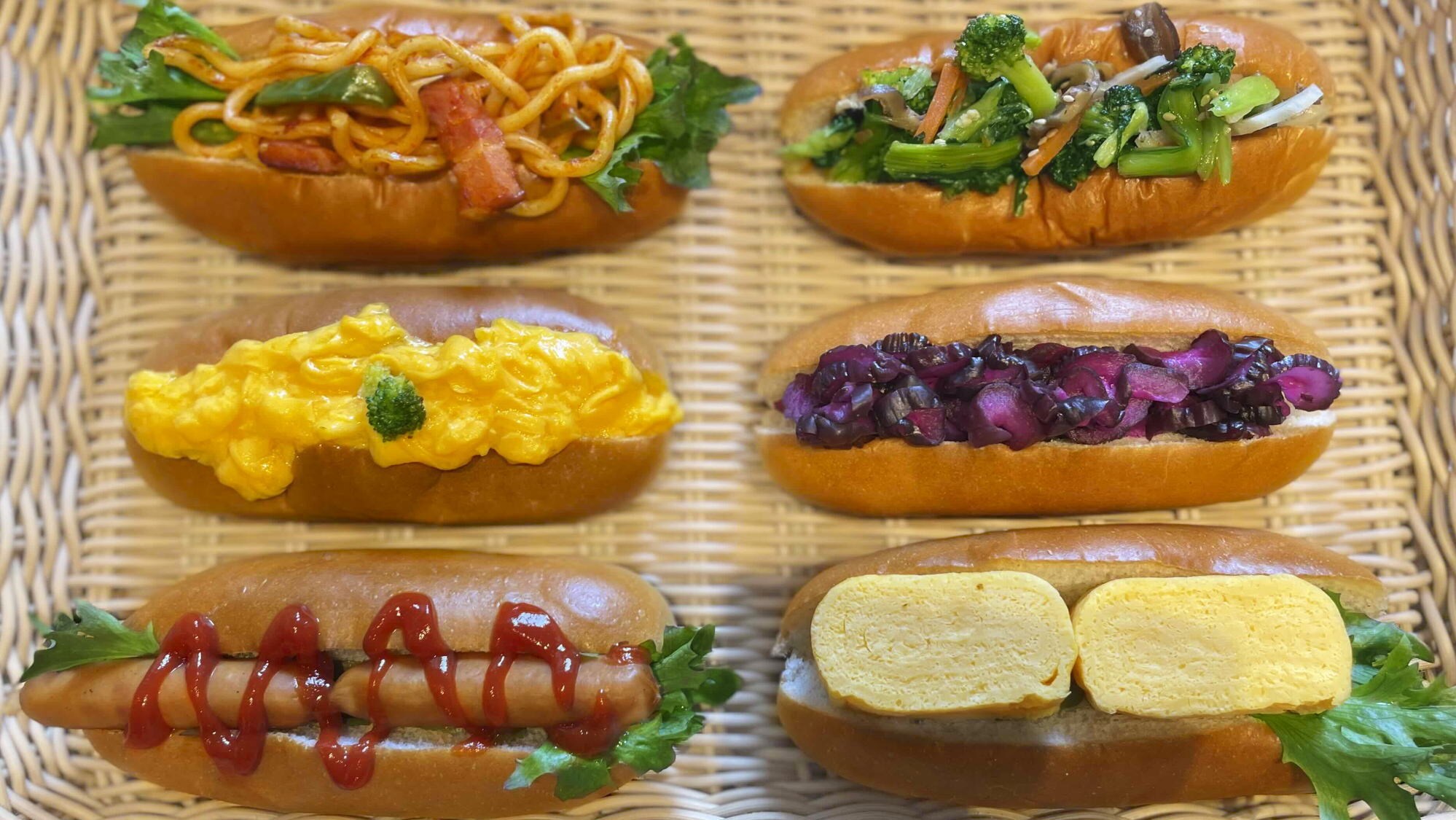■Breakfast buffet: Your own hot dog made with ``scrambled eggs'', ``broiled eggs'' and ``shibazuke''