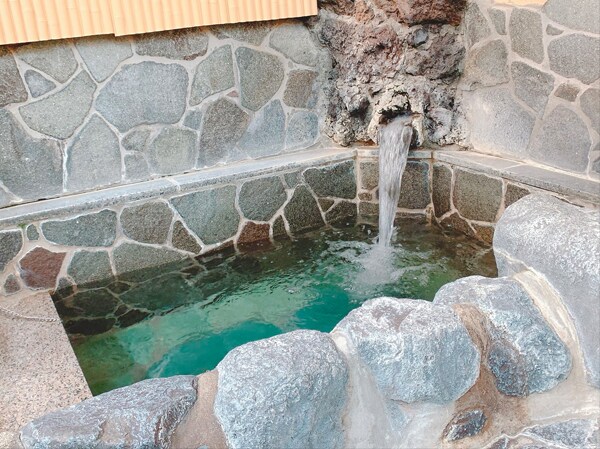 R103 Guest room open-air bath