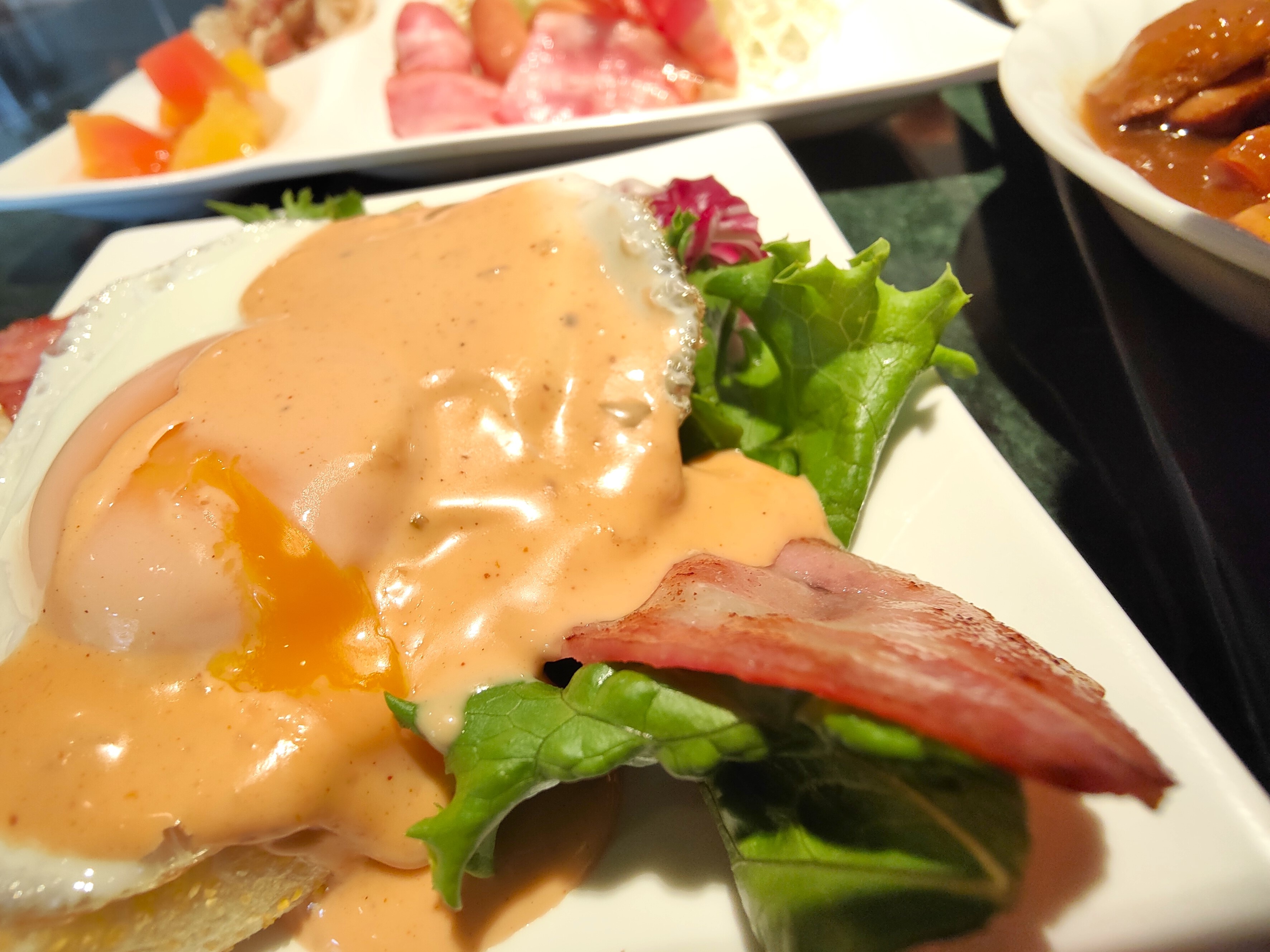 [Eggs Benedict]