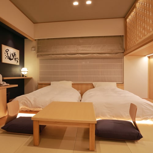 *Contoh kamar / Kamar dengan tempat tidur rendah dan loteng direkomendasikan untuk 2 orang