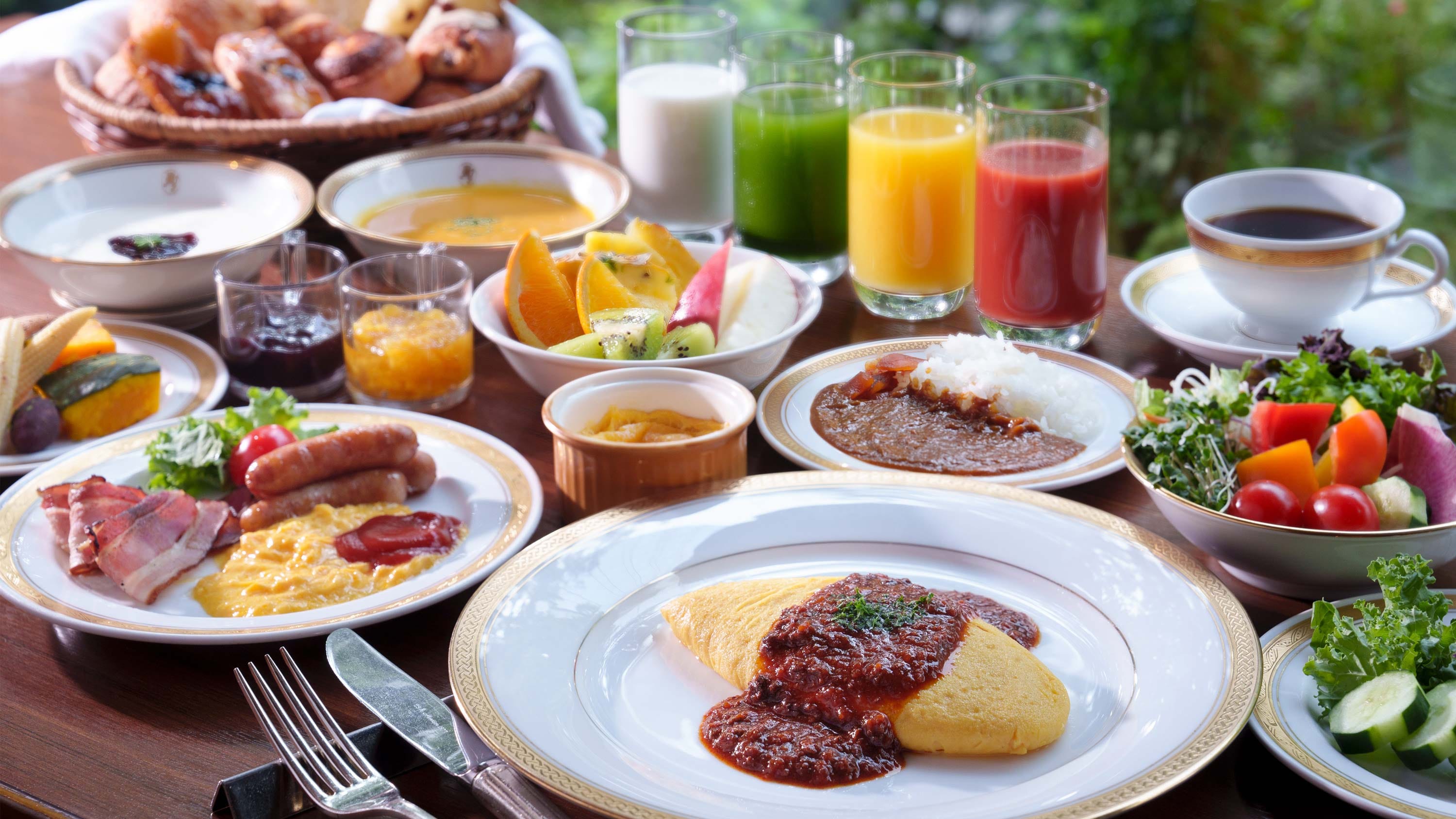 BREAK FAST / Satisfy your stomach and your soul with the hotel's traditional menu, packed with the chef's specialties.