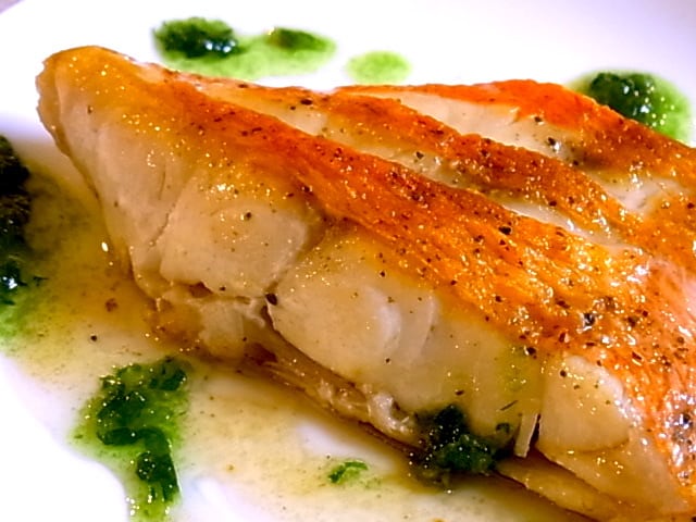 ปลาเก๋าแดงทอดกระทะ