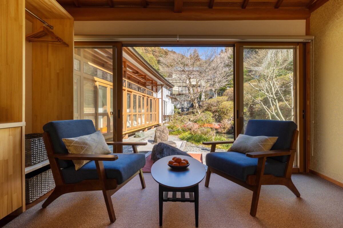 Ruang khusus, tempat duduk dekat jendela