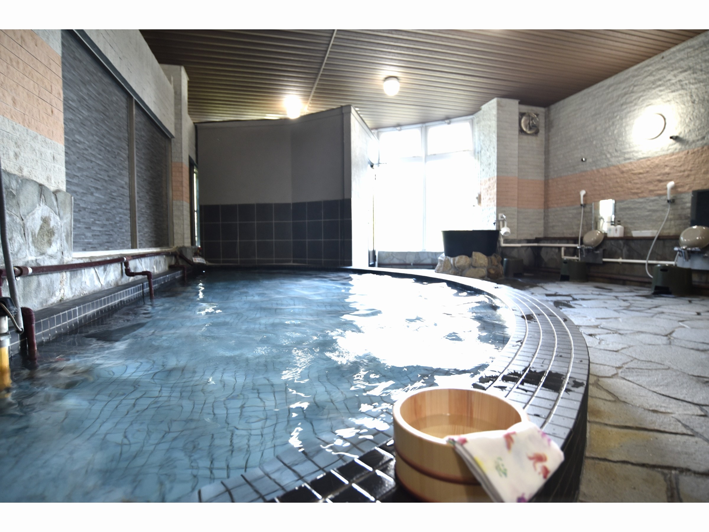 Large communal bath for men and women