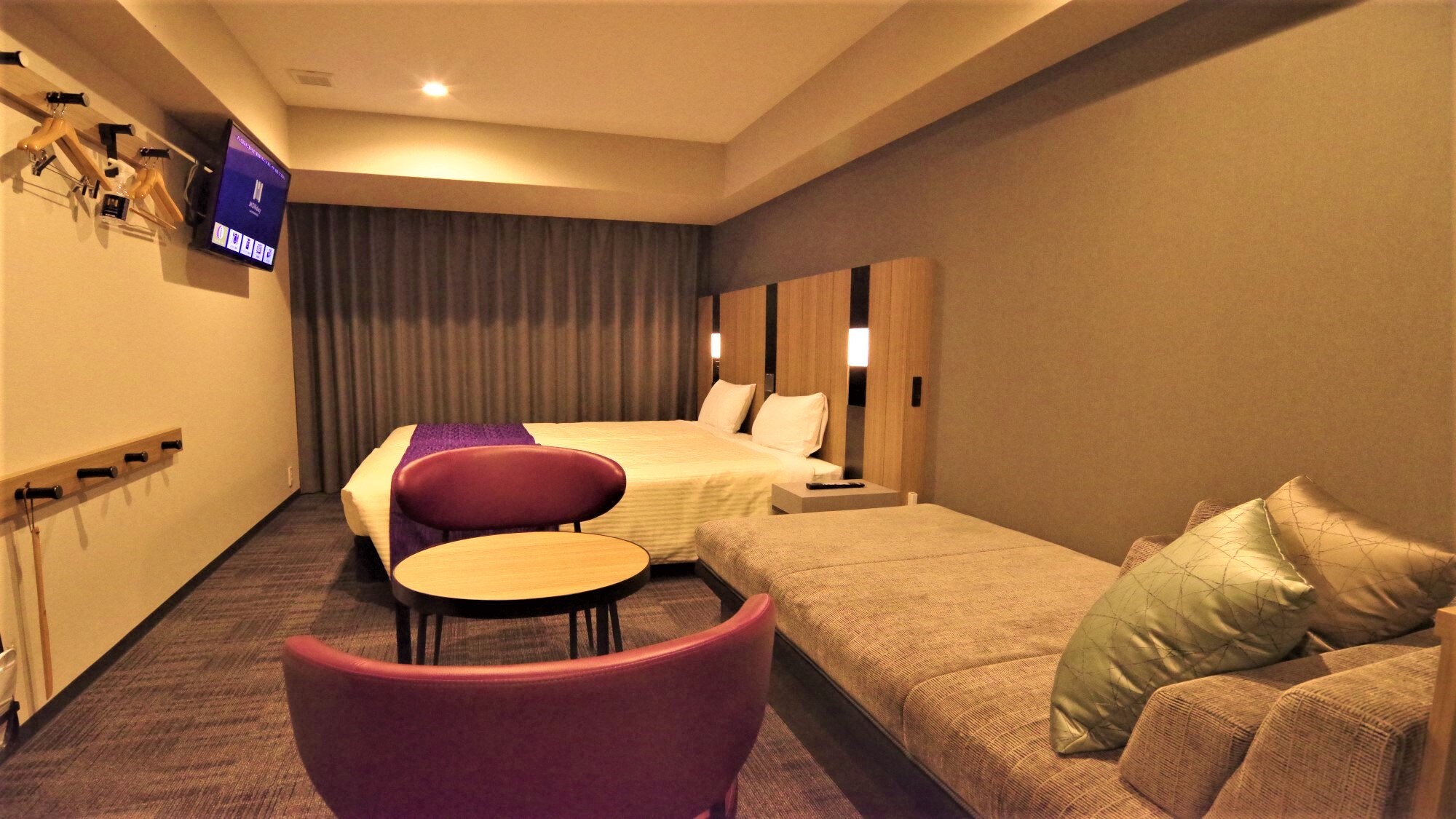 Deluxe twin (with sofa bed) with bathtub