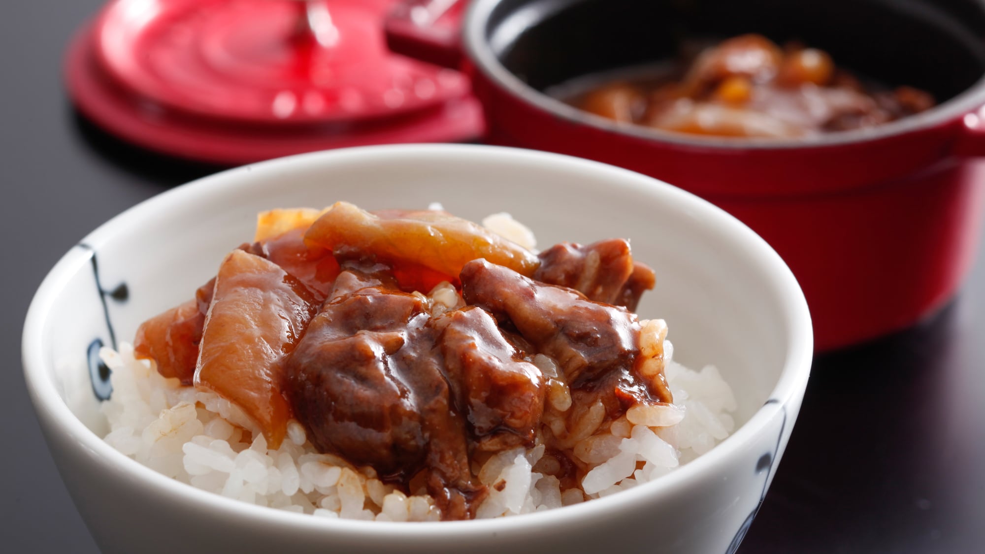 A popular breakfast menu item. Enjoy the stewed Awaji beef tendon served over hot rice.
