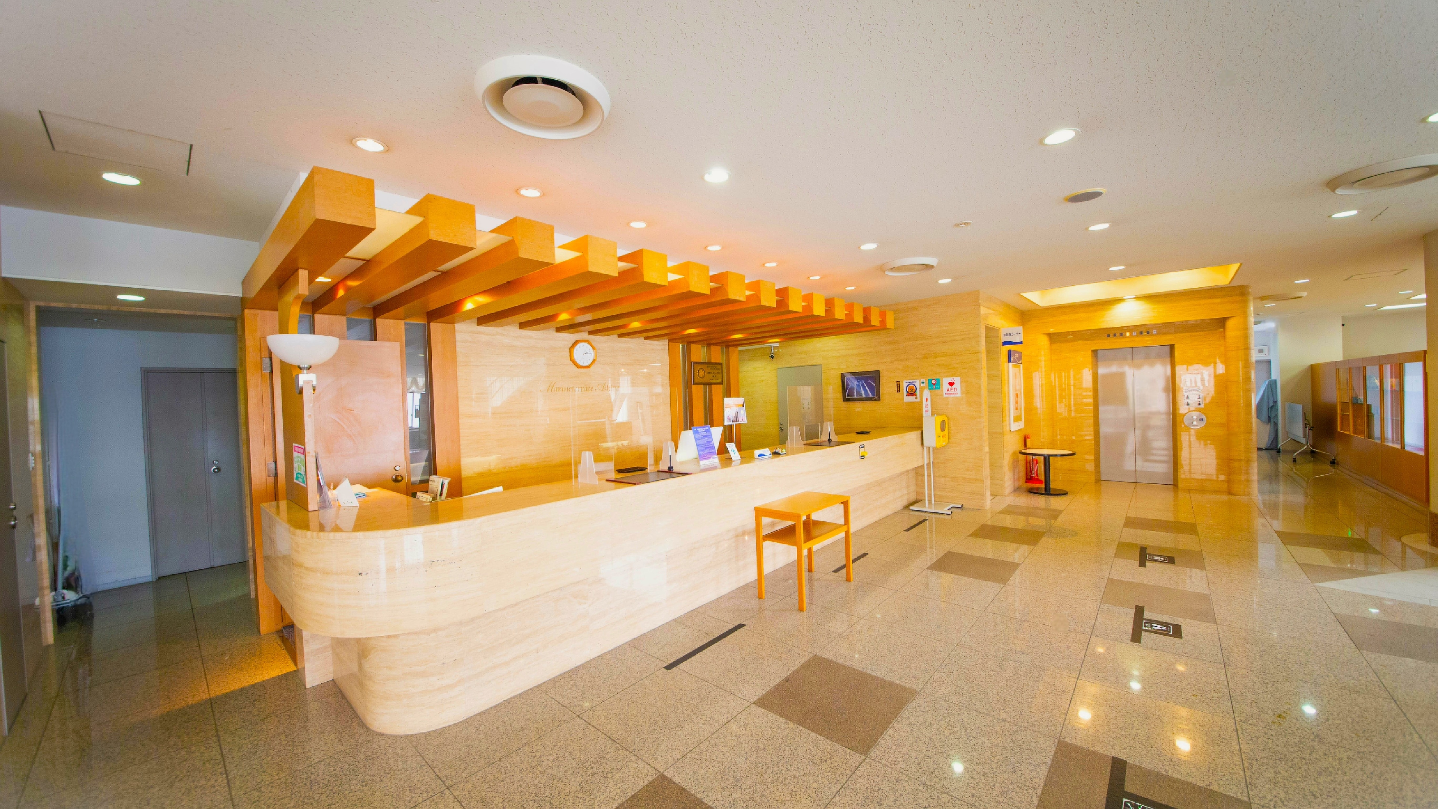 这是Marine Terrace的正面。