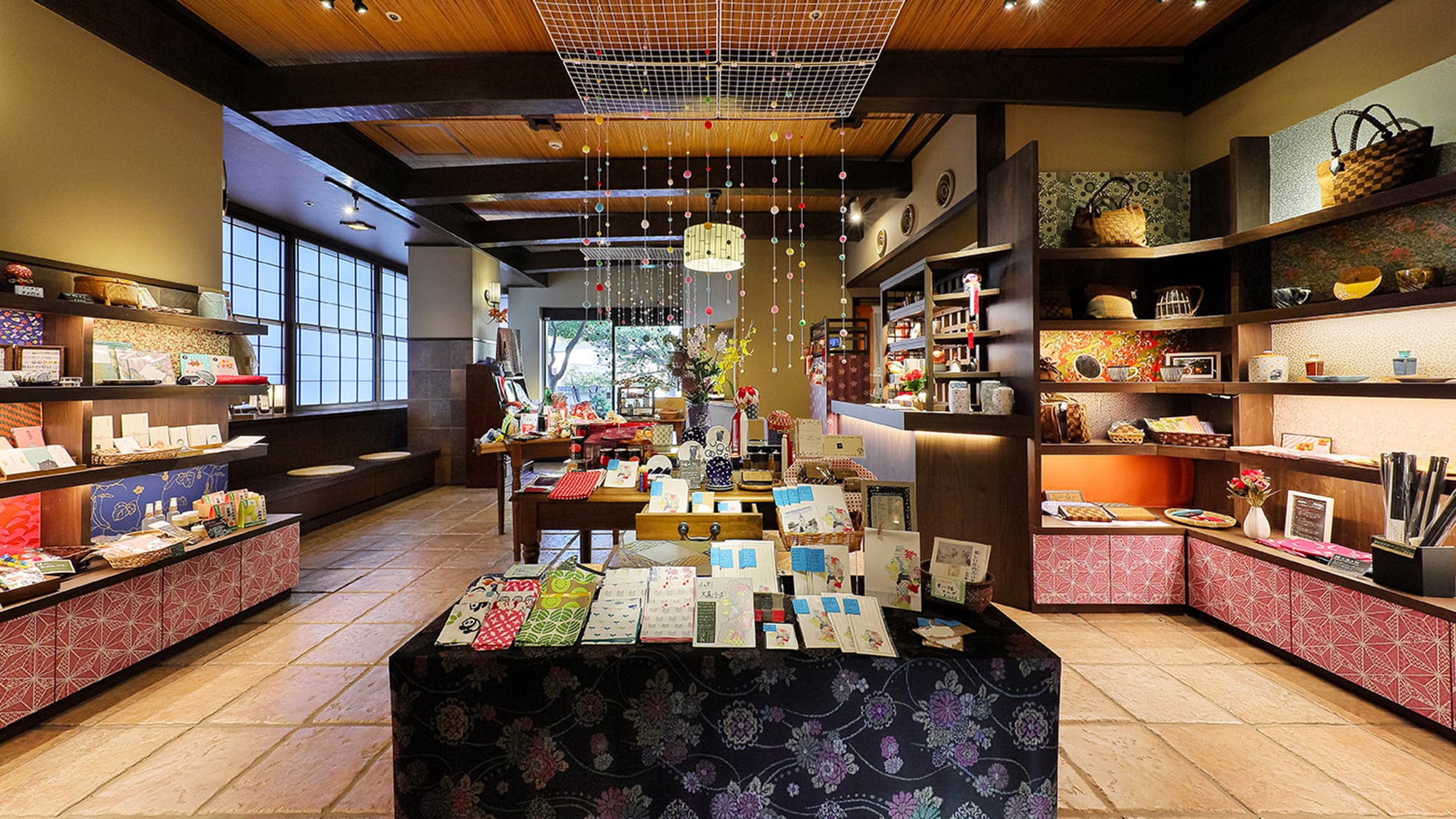 [ปรับปรุง “ร้านขายของที่ระลึก Hana no Ichi”]