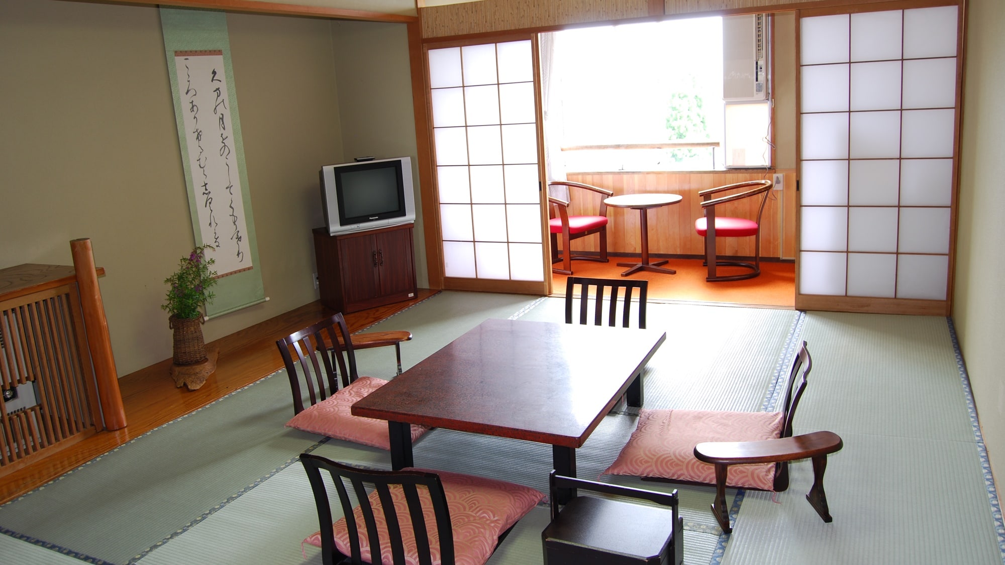 *[Room example] Main building, Japanese-style room, 10 tatami mats