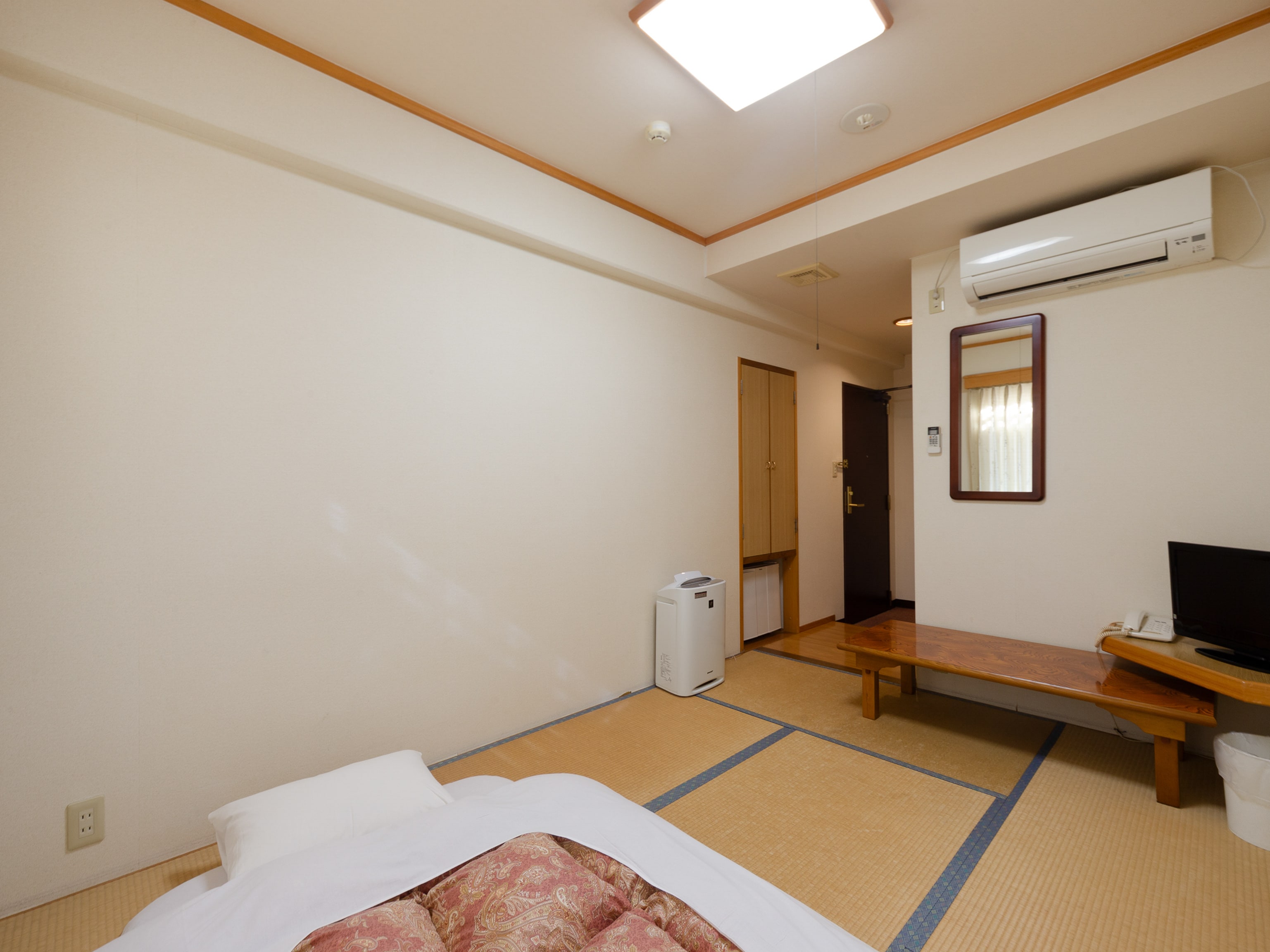 [Smoking] Japanese-style room for 1-2 people