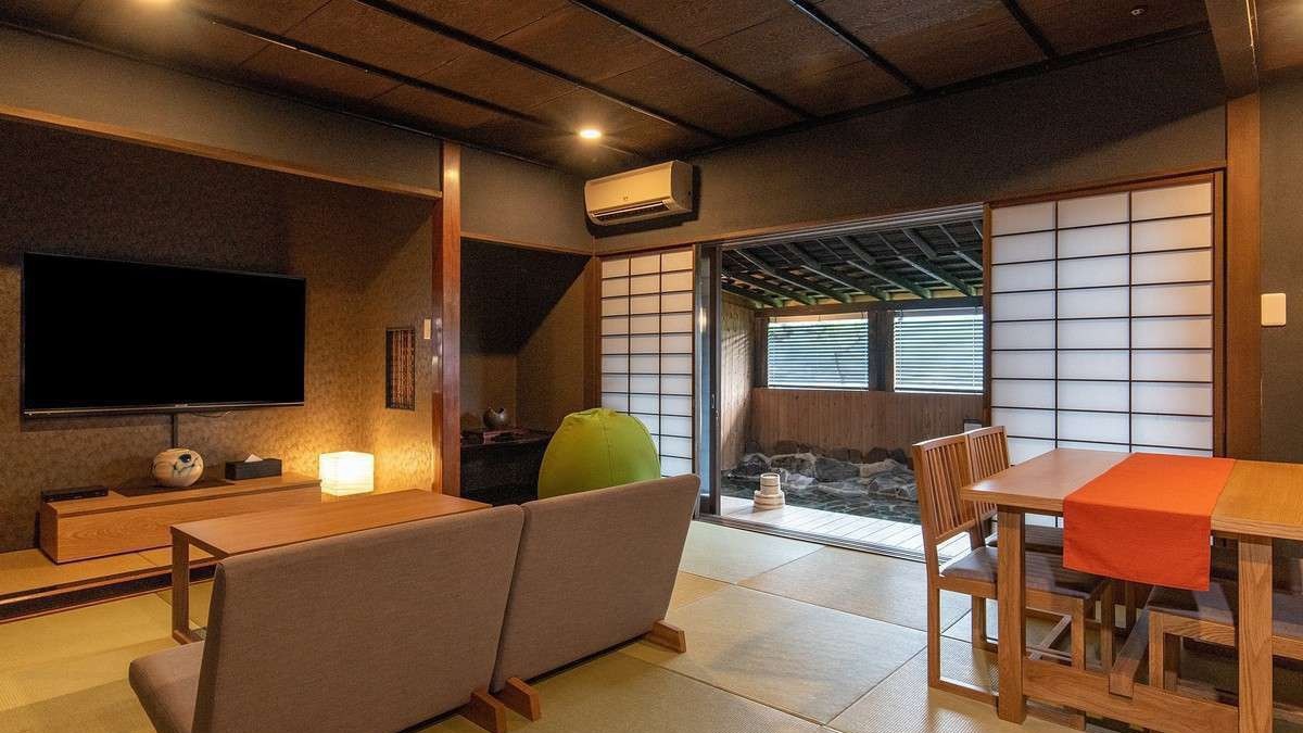 [Lantai 1, 2 kamar, pemandian batu] Kamar suite twin dengan pemandian air panas terbuka