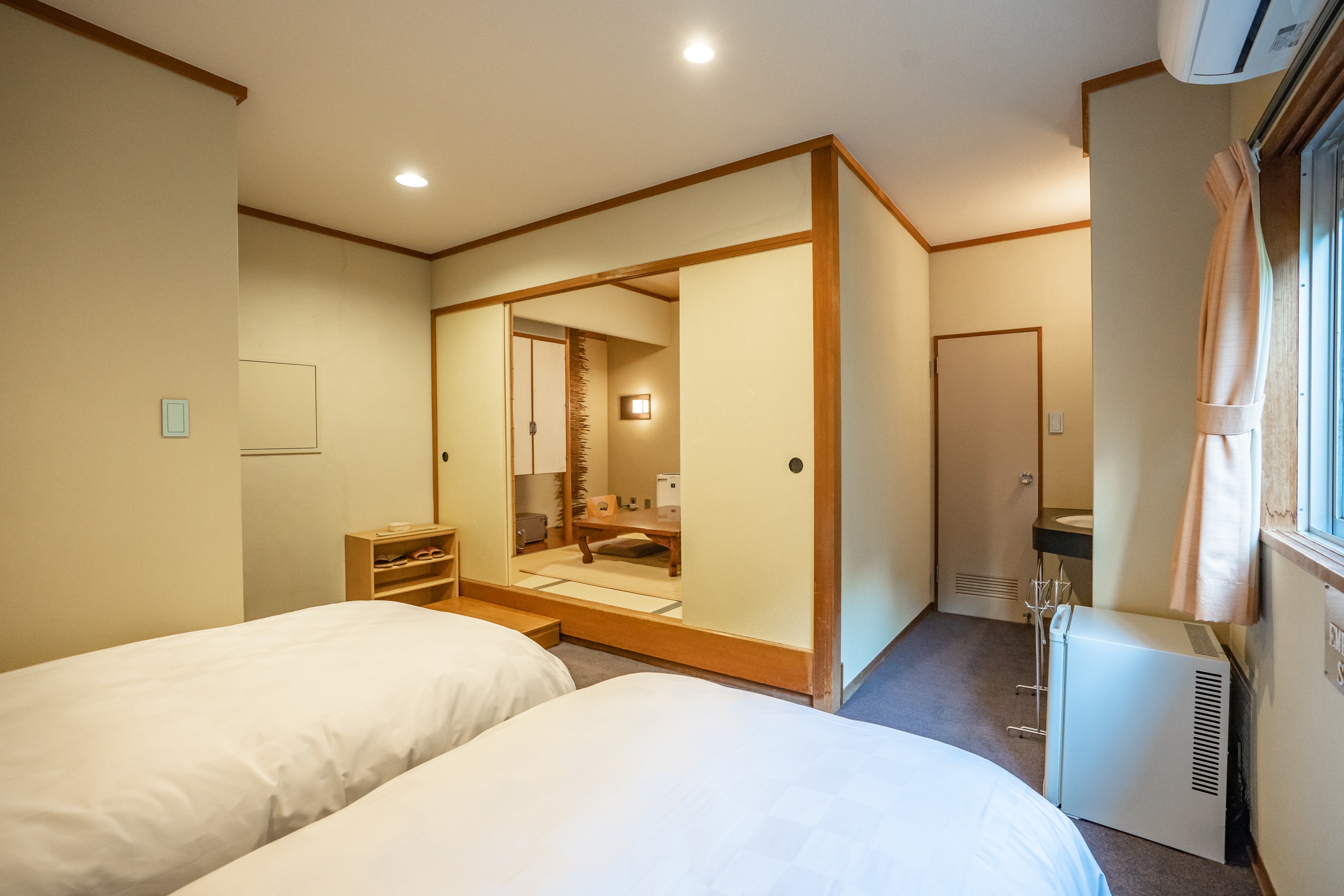 Mountain side Japanese-Western style twin room