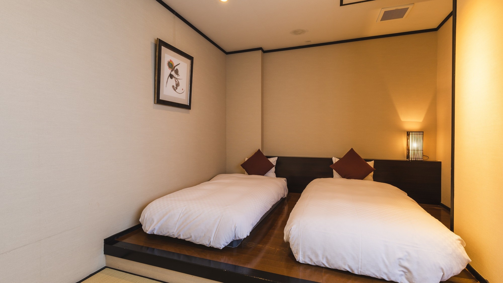 [Two rooms connected] Living room + Japanese modern twin 41㎡ / With shower room and massage machine