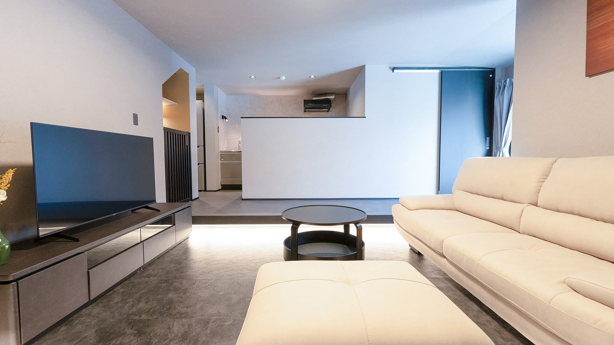 ・Living room: Equipped with a large flat screen TV. You can also watch Internet TV.