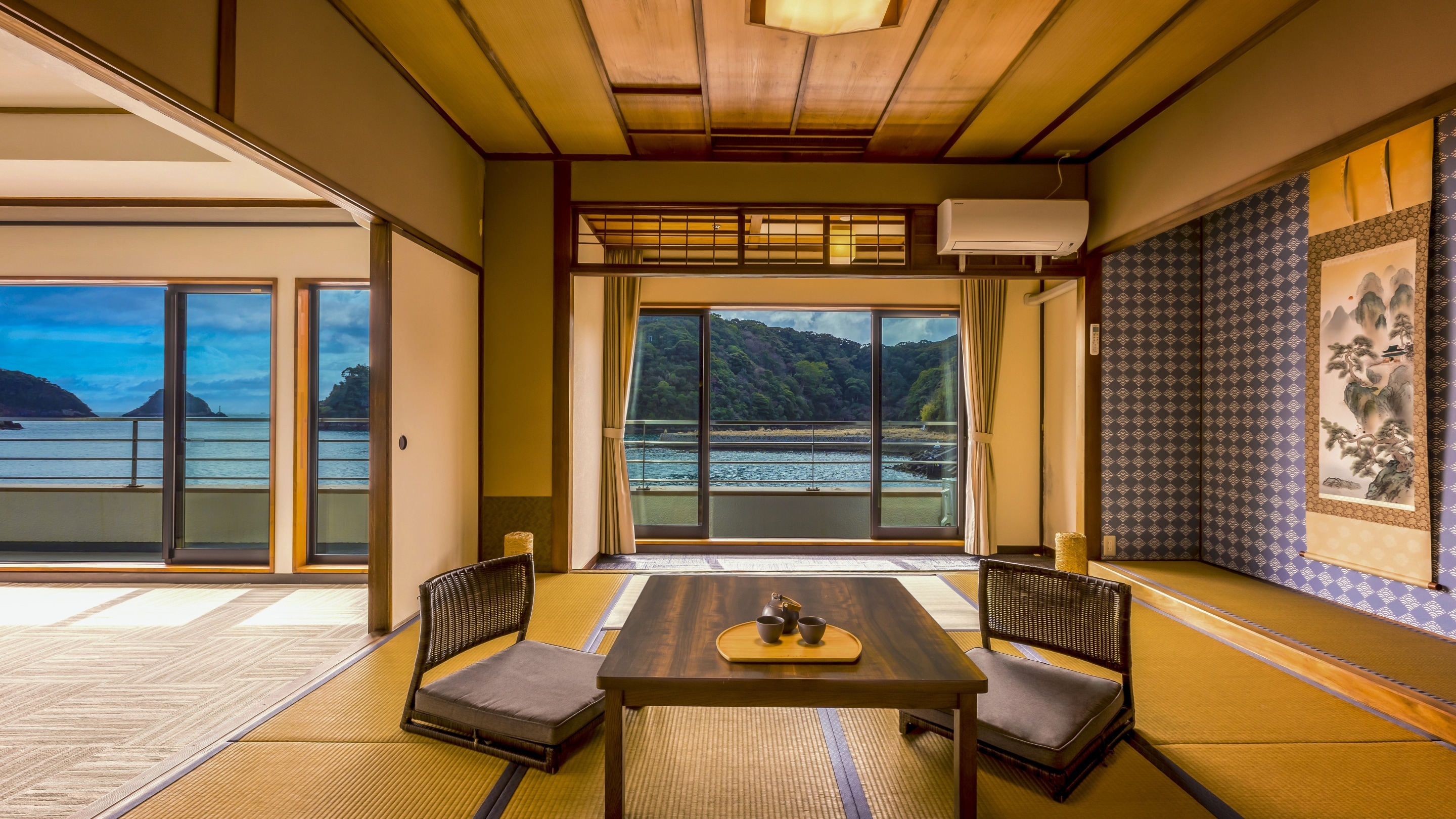 Junior Suite Japanese-Western Twin Room