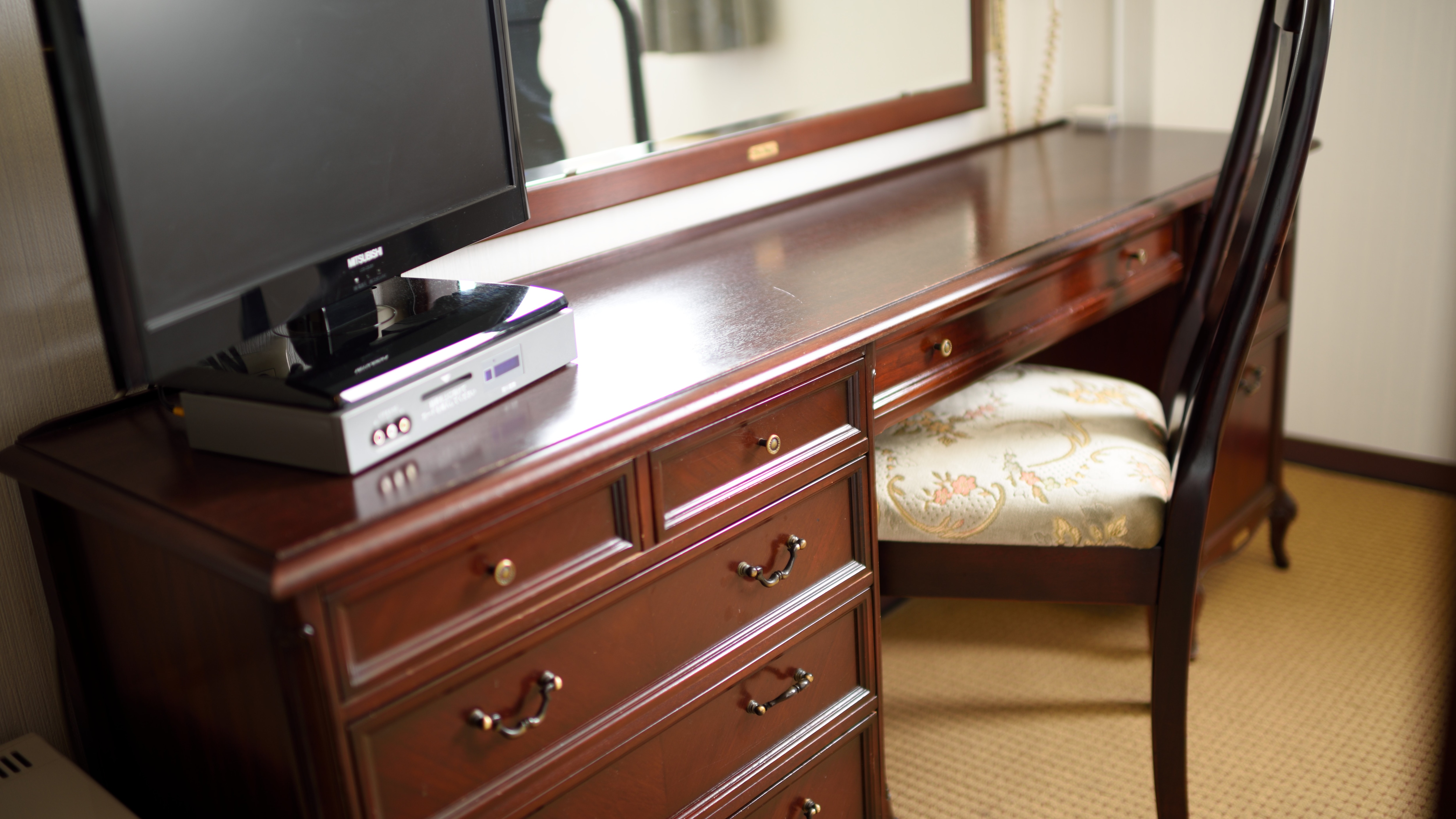 Please use the desk in your room for business.
