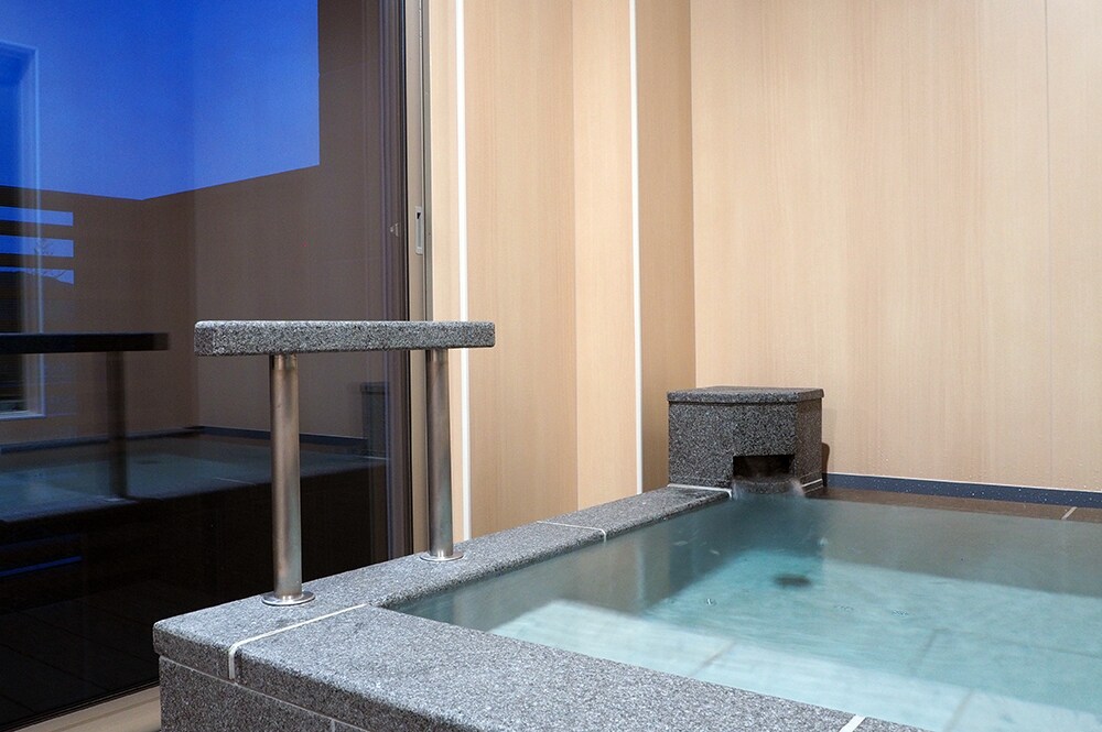Room 301 Hot spring bath