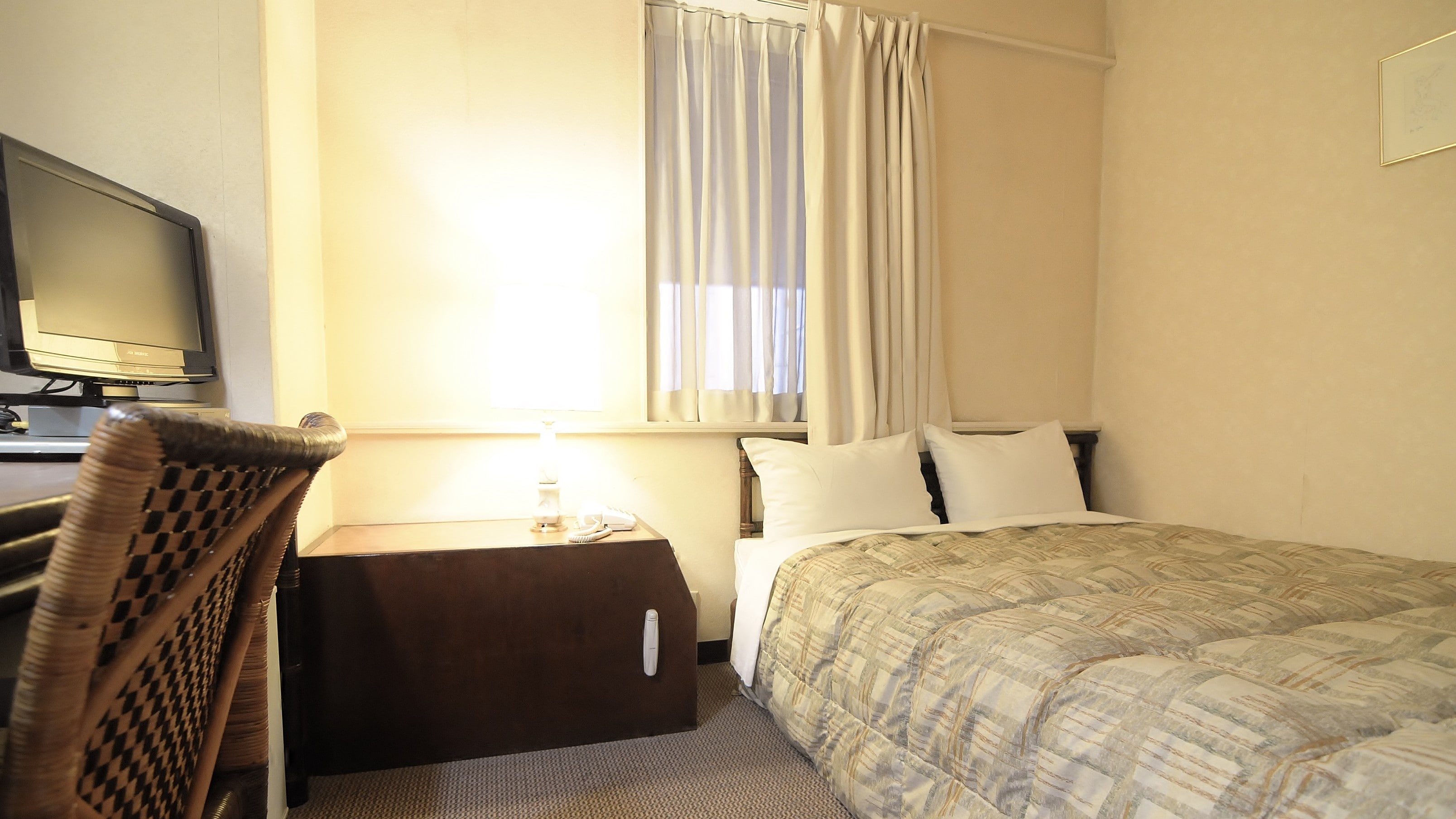 Double room with open ceiling