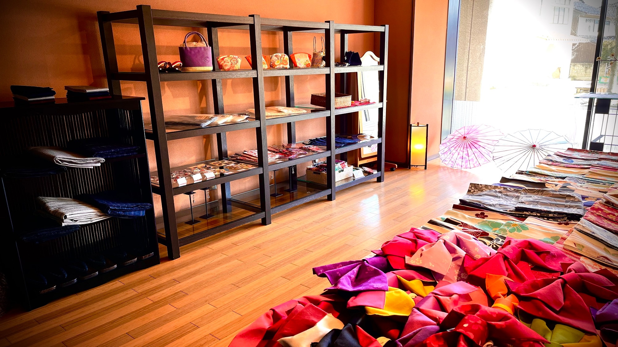 Choose your favorite yukata for rental (fee required)