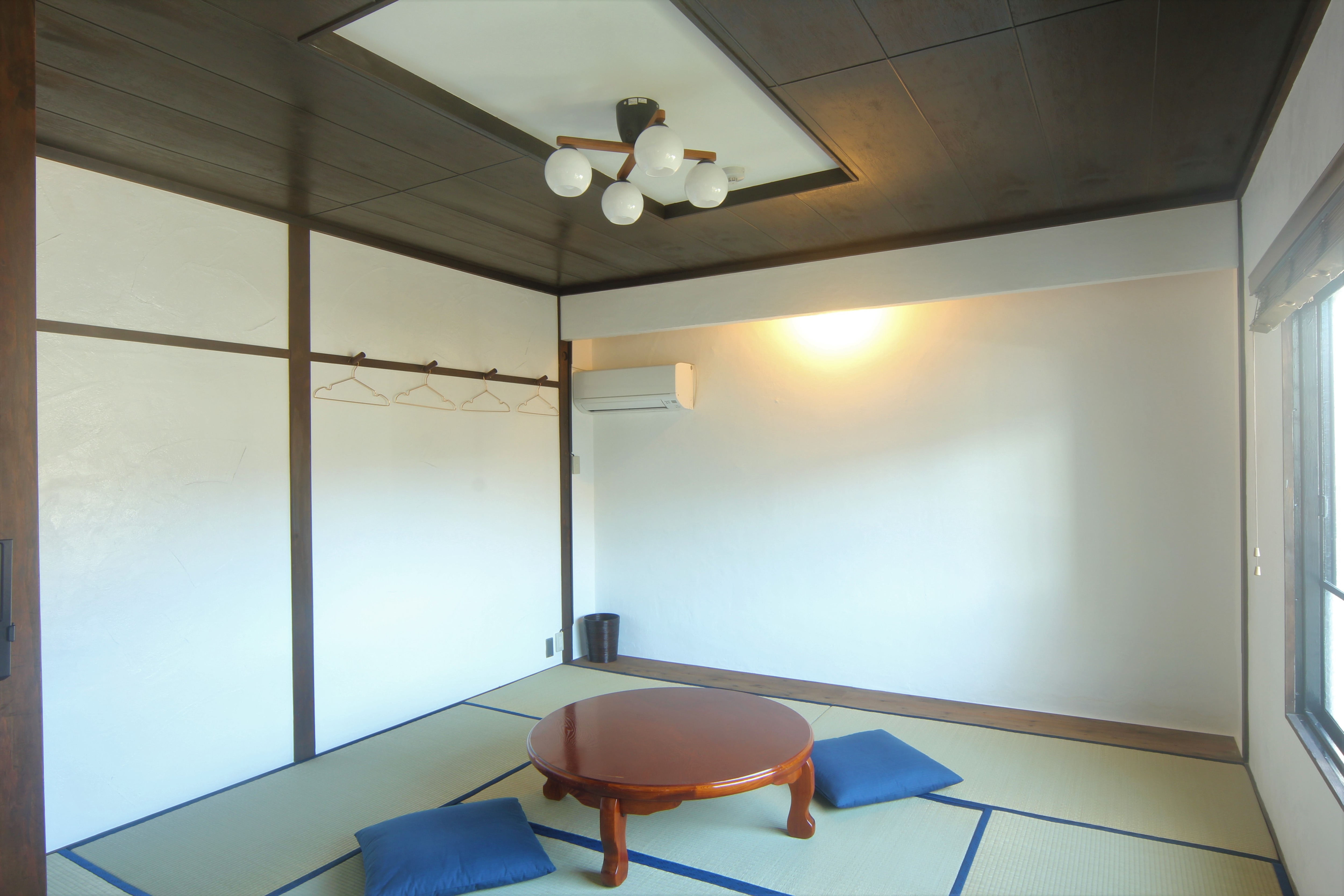 Phòng Nhật Bản rộng 8 chiếu tatami.