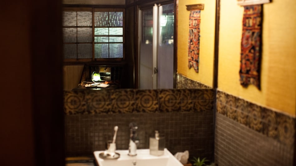 2nd floor washbasin