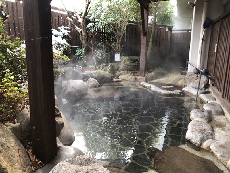 Open-air bath
