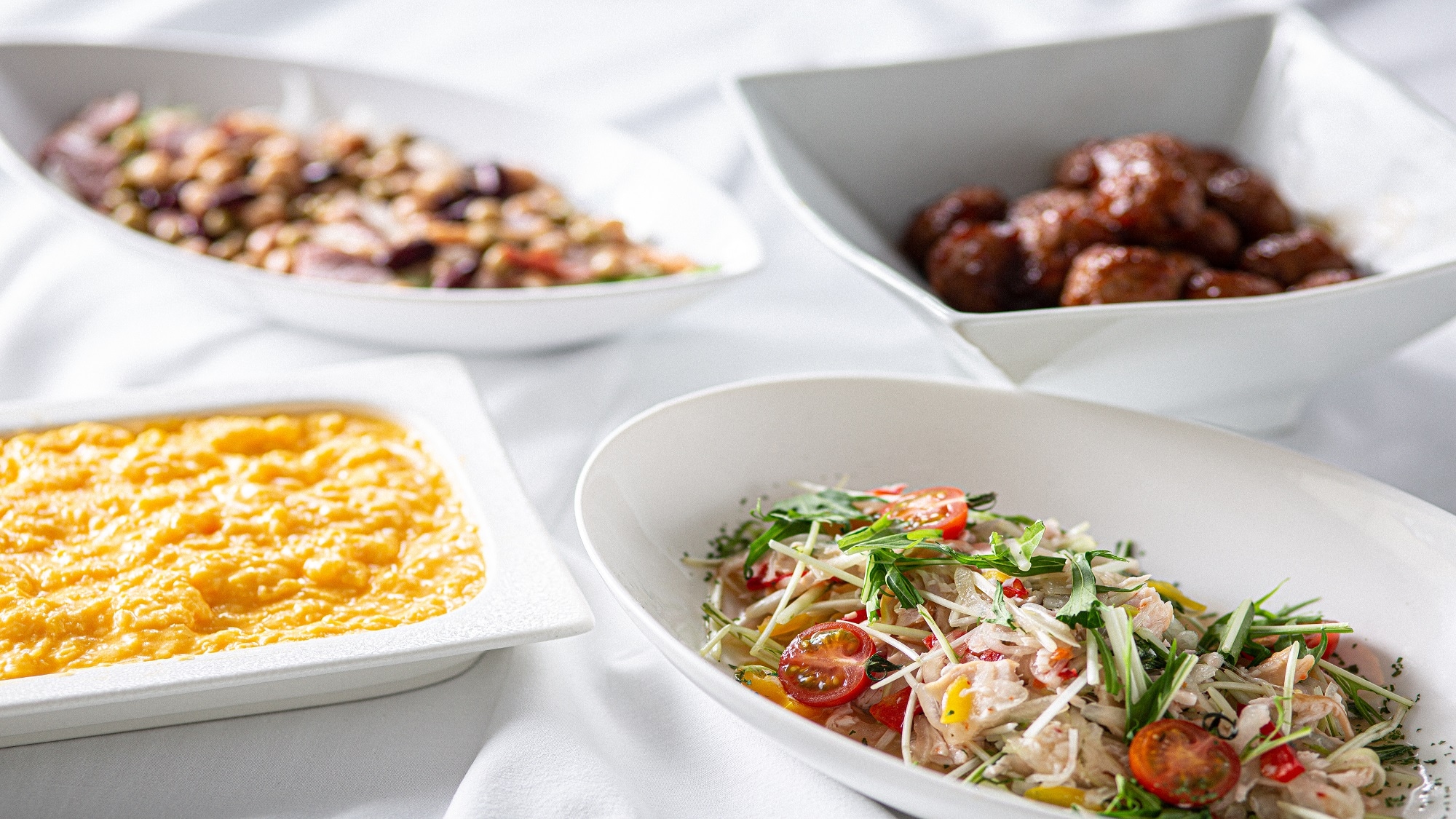 Japanese and Western eclectic breakfast buffet