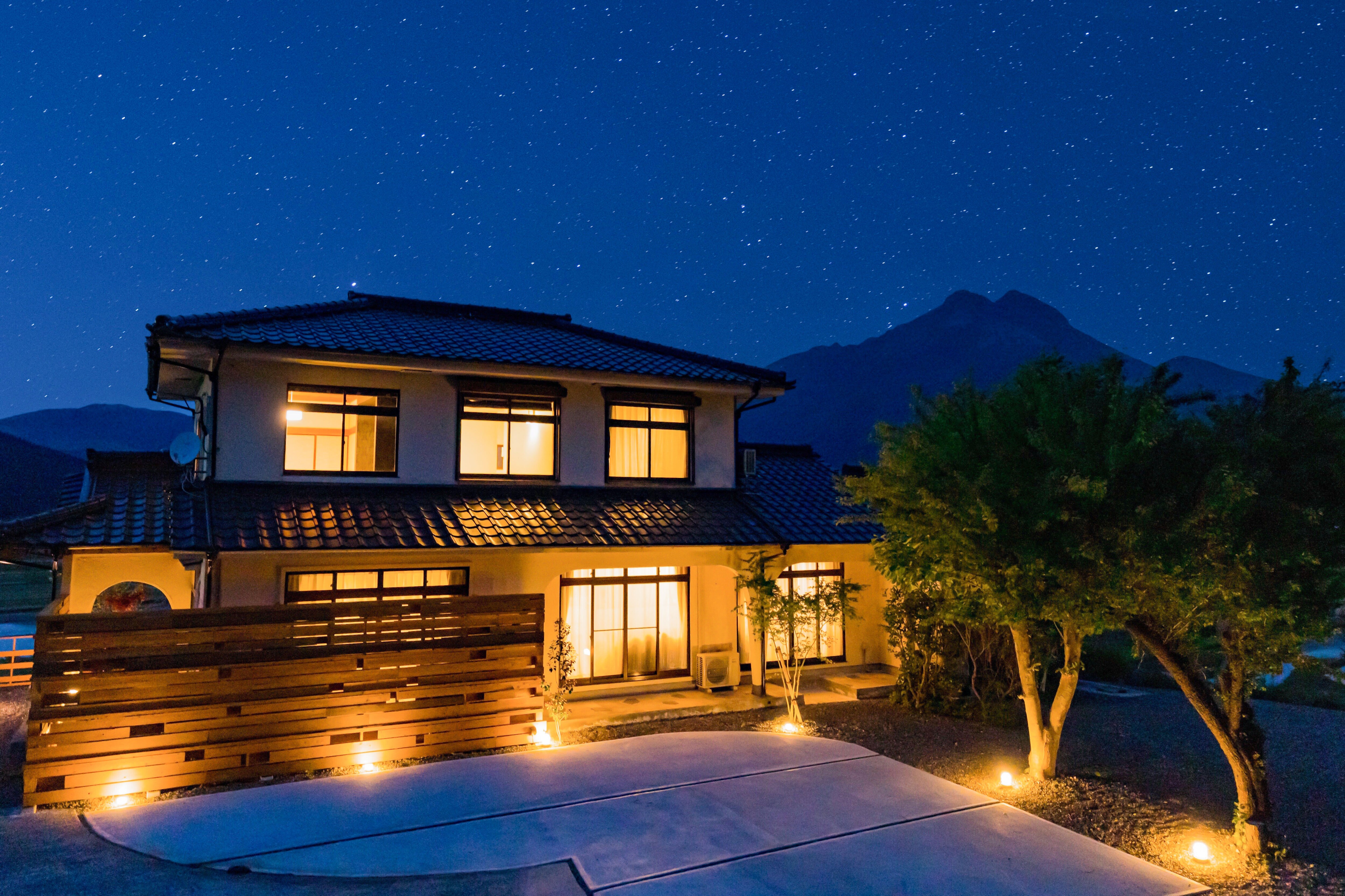 Exterior (night)