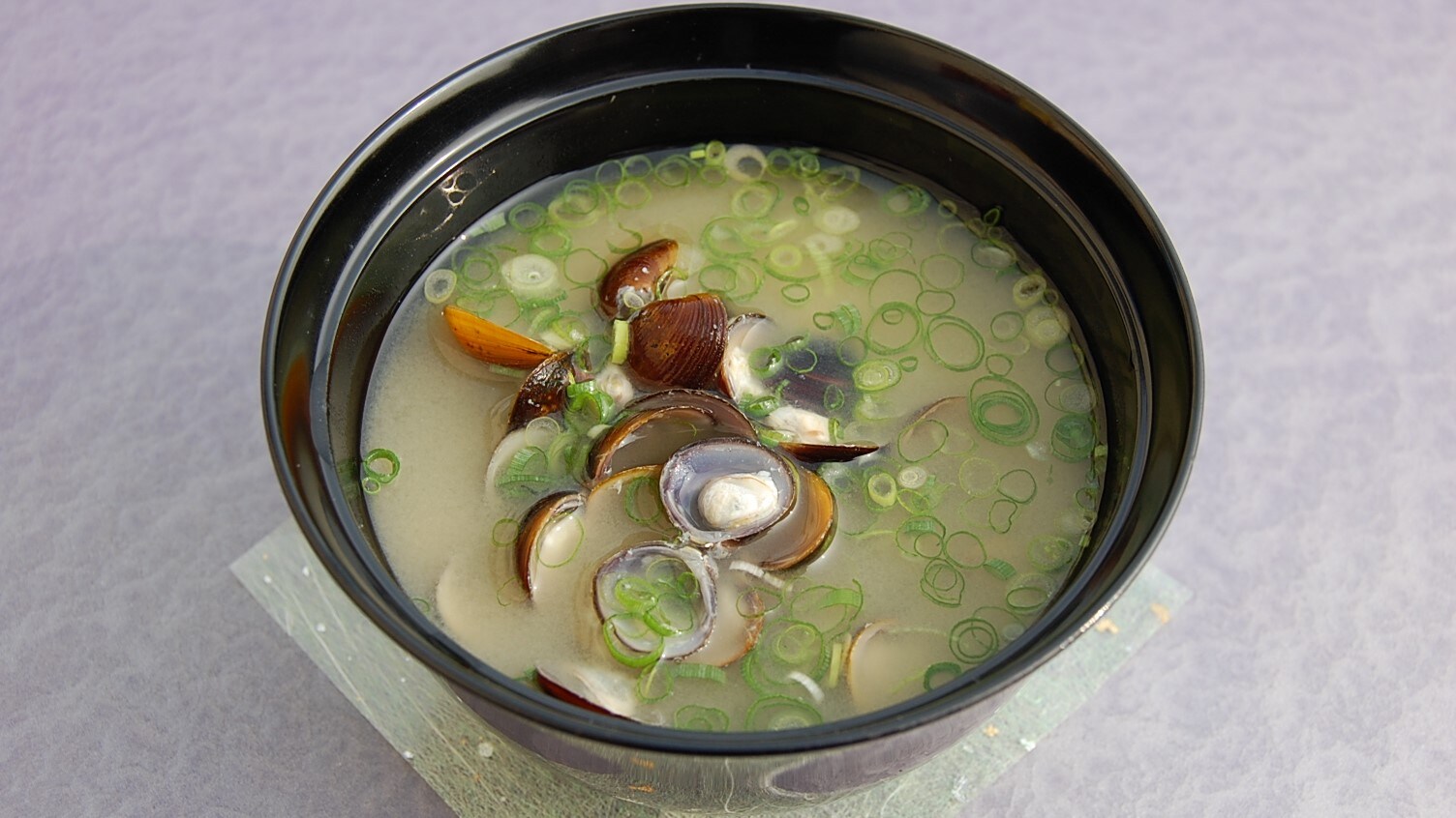 If you're in Izumo, you have to try the "shijimi miso soup"! Recommended for the breakfast buffet! Full of nutritional value♪ (Image)