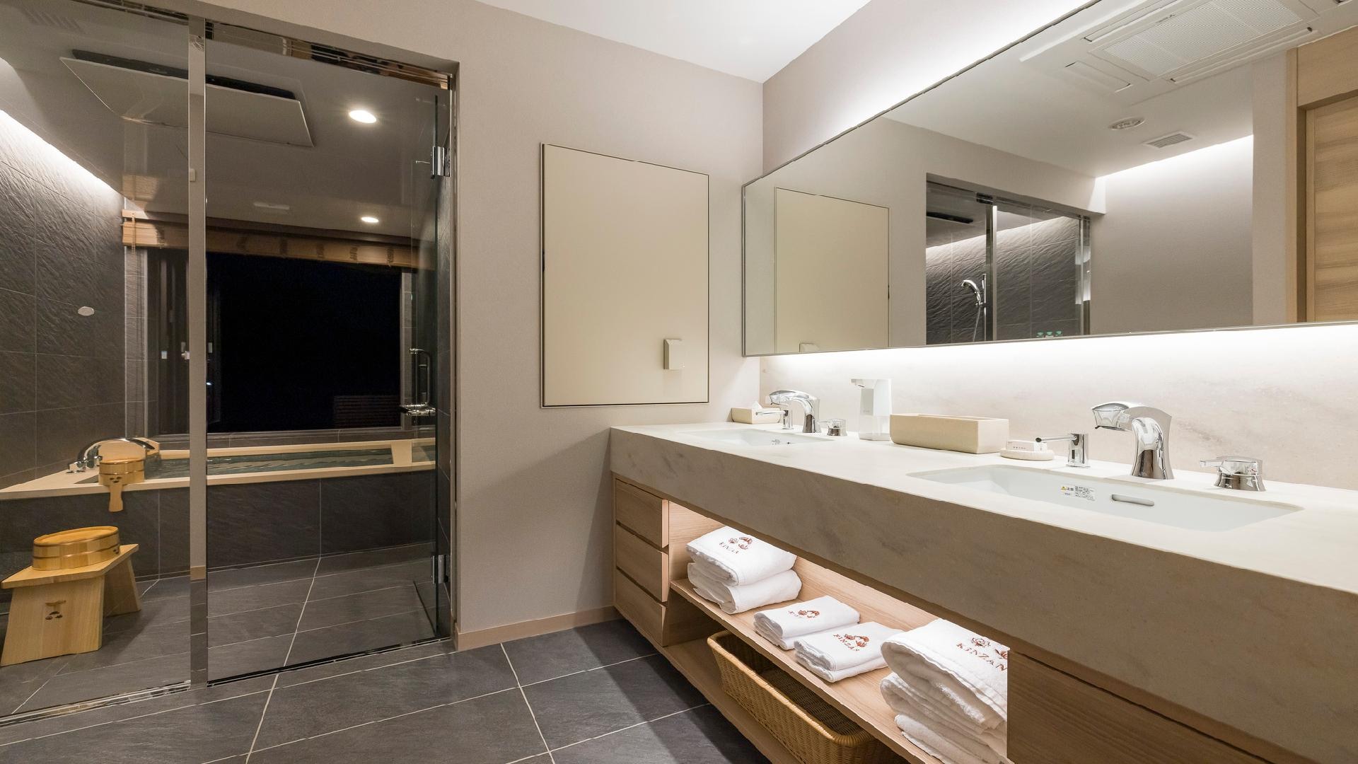 East Building 85㎡/Undressing washroom