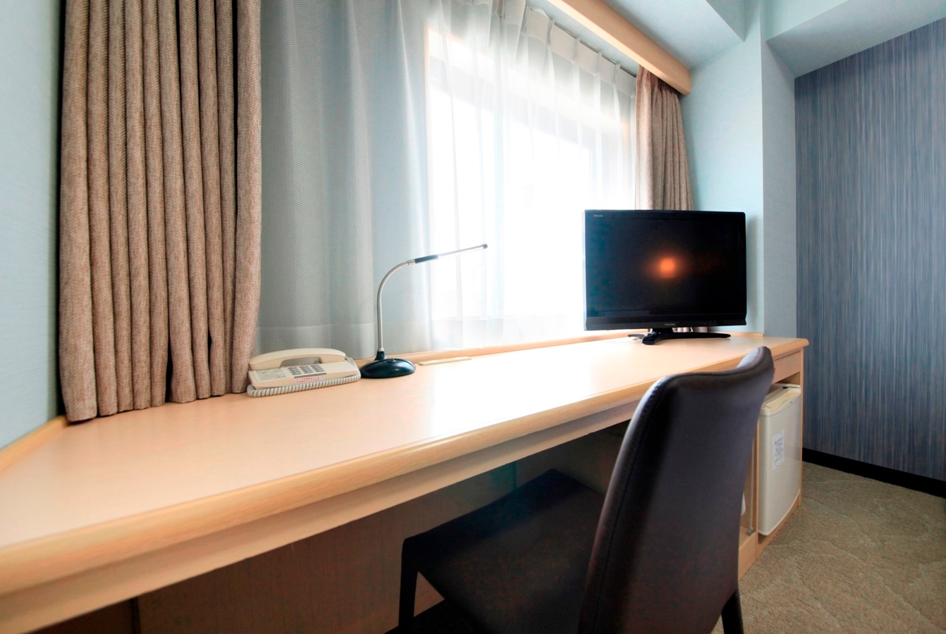 corner single room