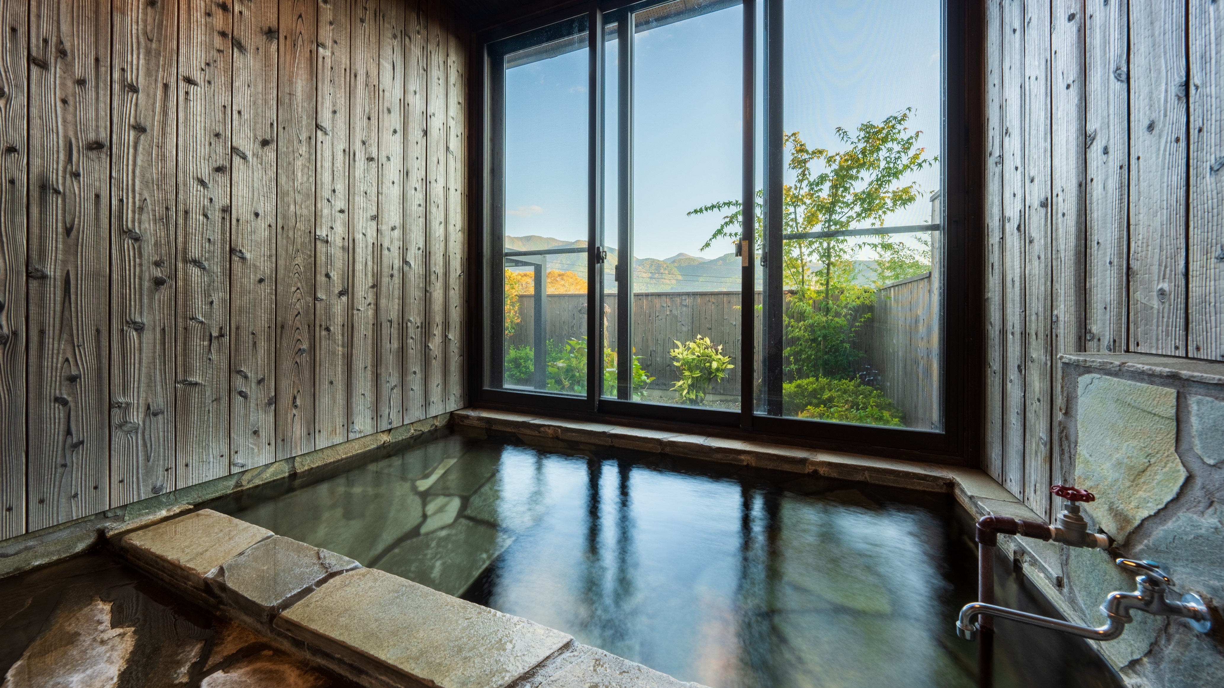 Image of guest room bath