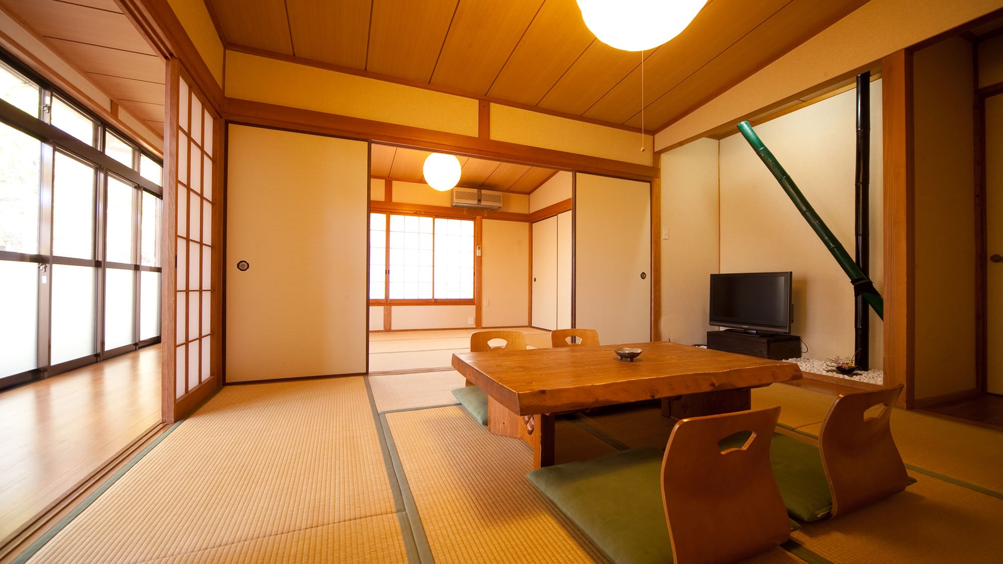 Room with rock bath semi-open air 6 tatami mats 8 tatami mats 2 ken 14 tatami mats