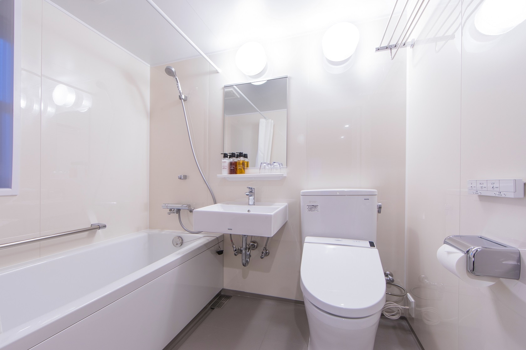 Deluxe Twin Room (303)