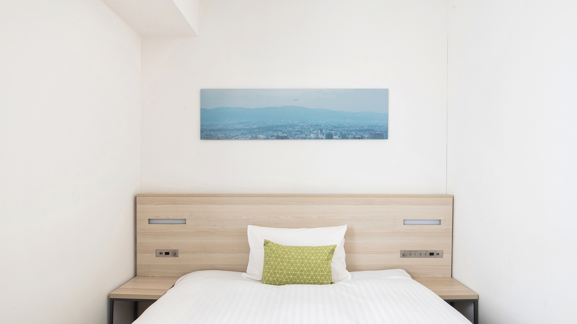 [Single room] Different art in each room creates a unique Osaka feel.