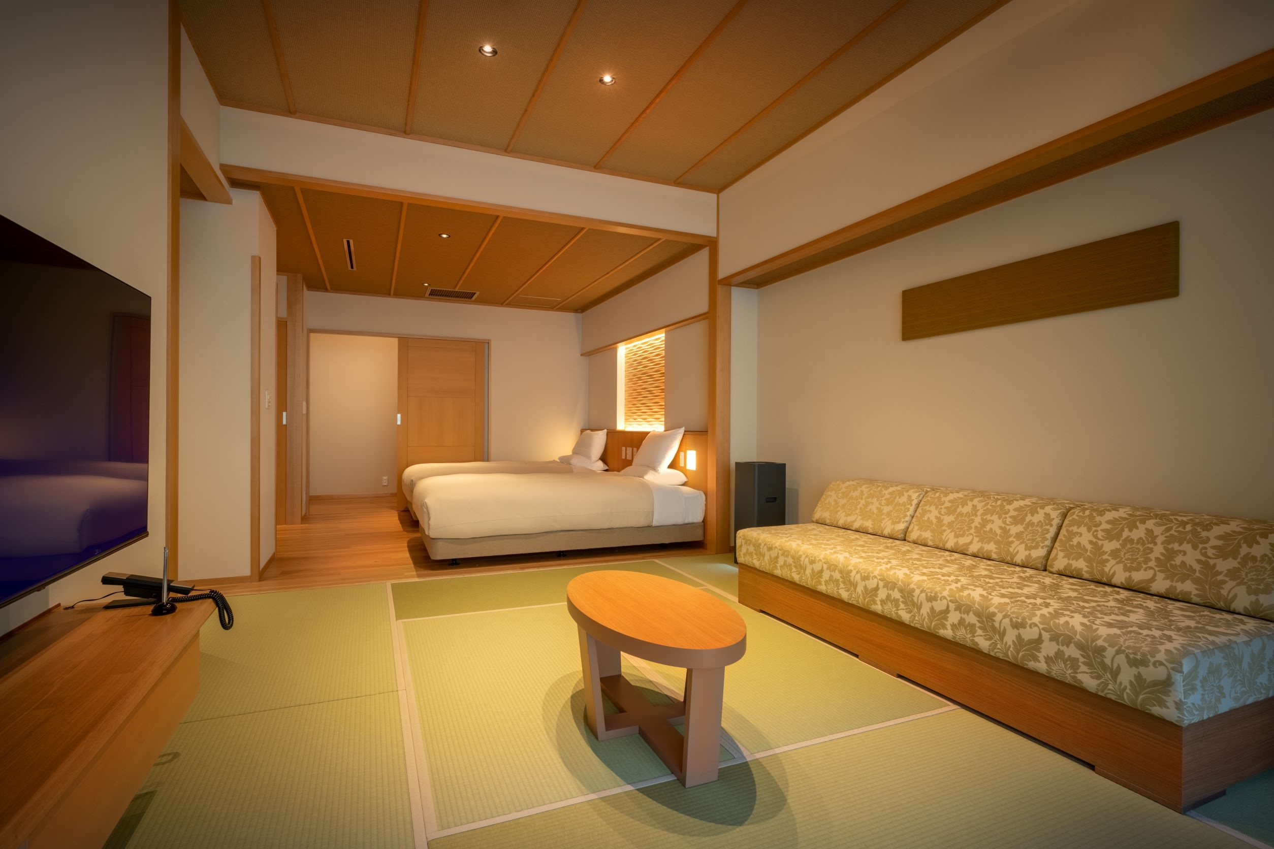 [Shisuitei] Guest room image (8 tatami mat Japanese room + twin bed)