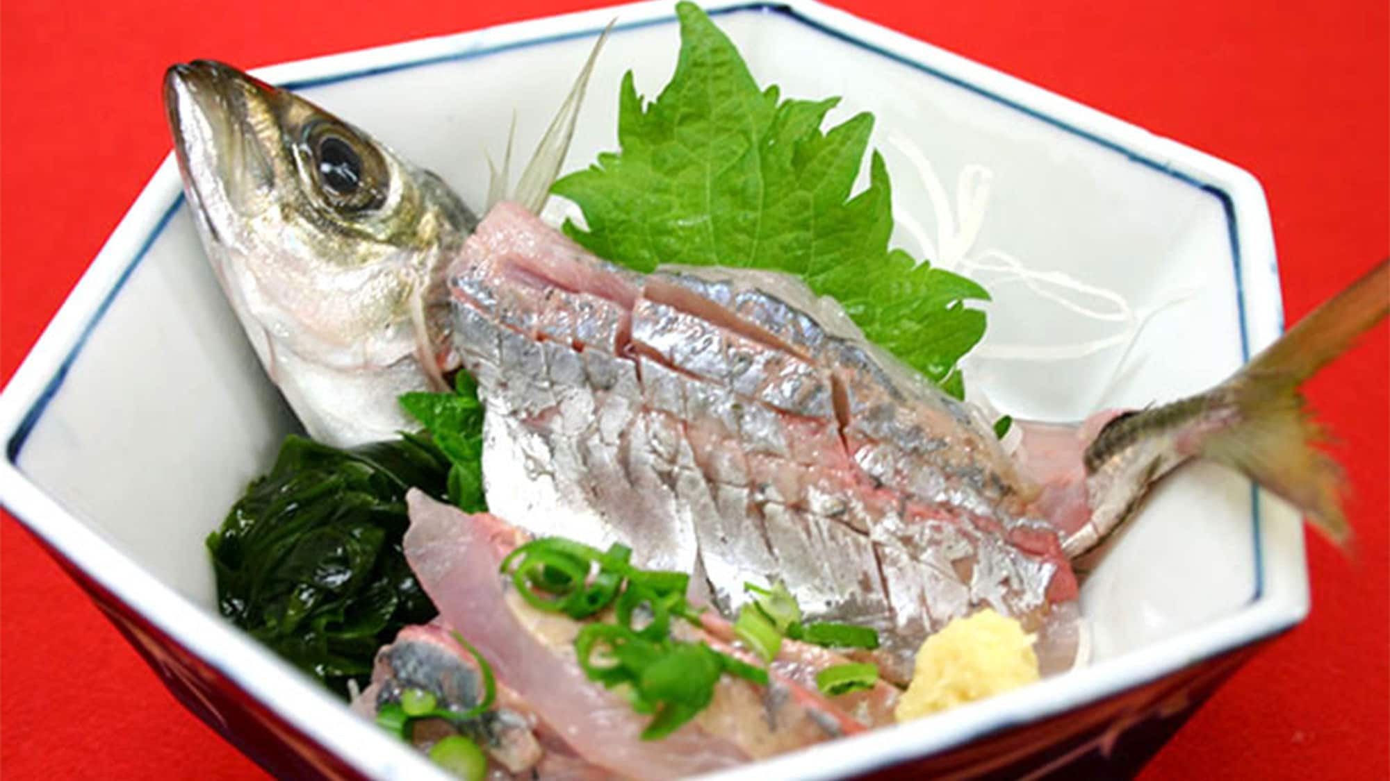 ・Dinner (example) / Locally caught fish sashimi. Sometimes the owner, who loves fishing, catches fish!