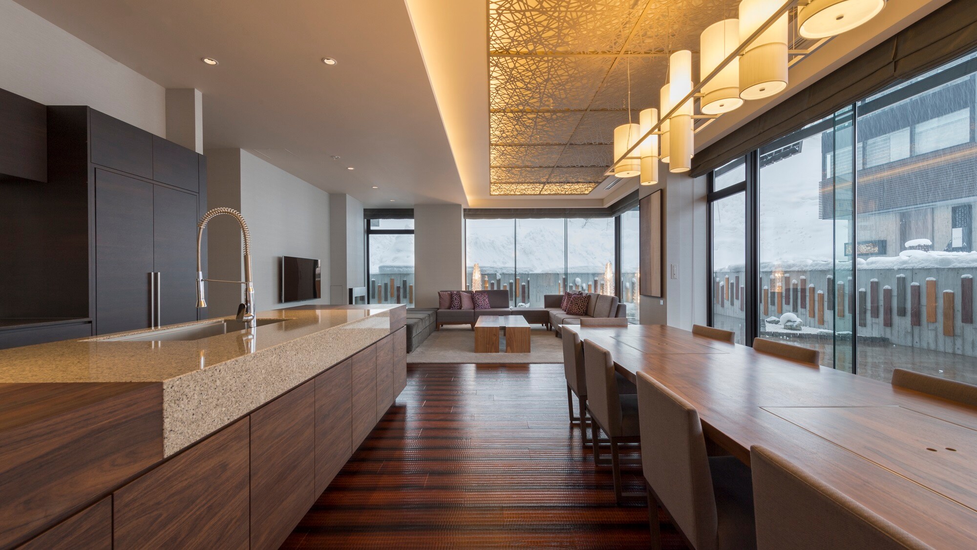 [Residence B] A space without partitions where everyone can enjoy conversation.