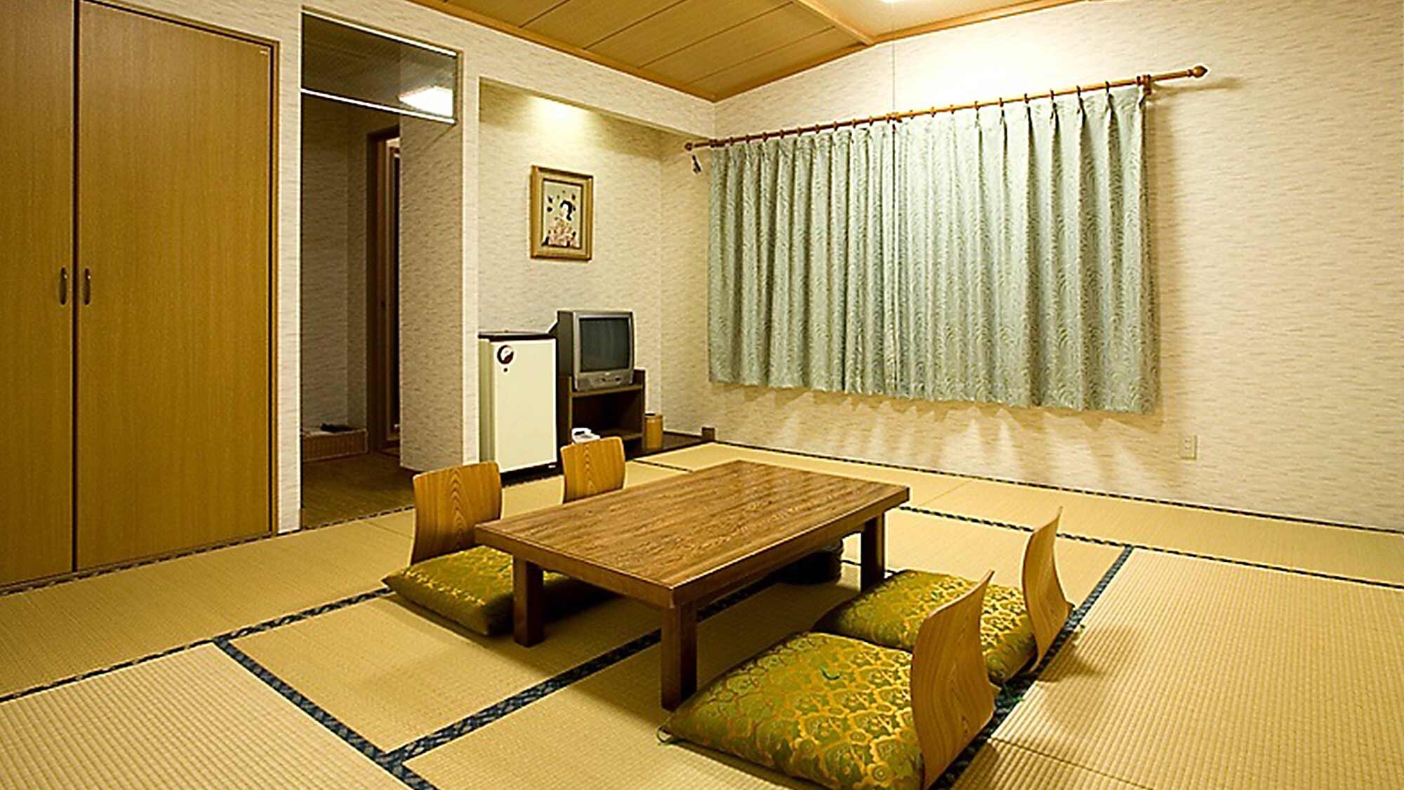 ・ Please spend a relaxing time in a calm Japanese-style room.
