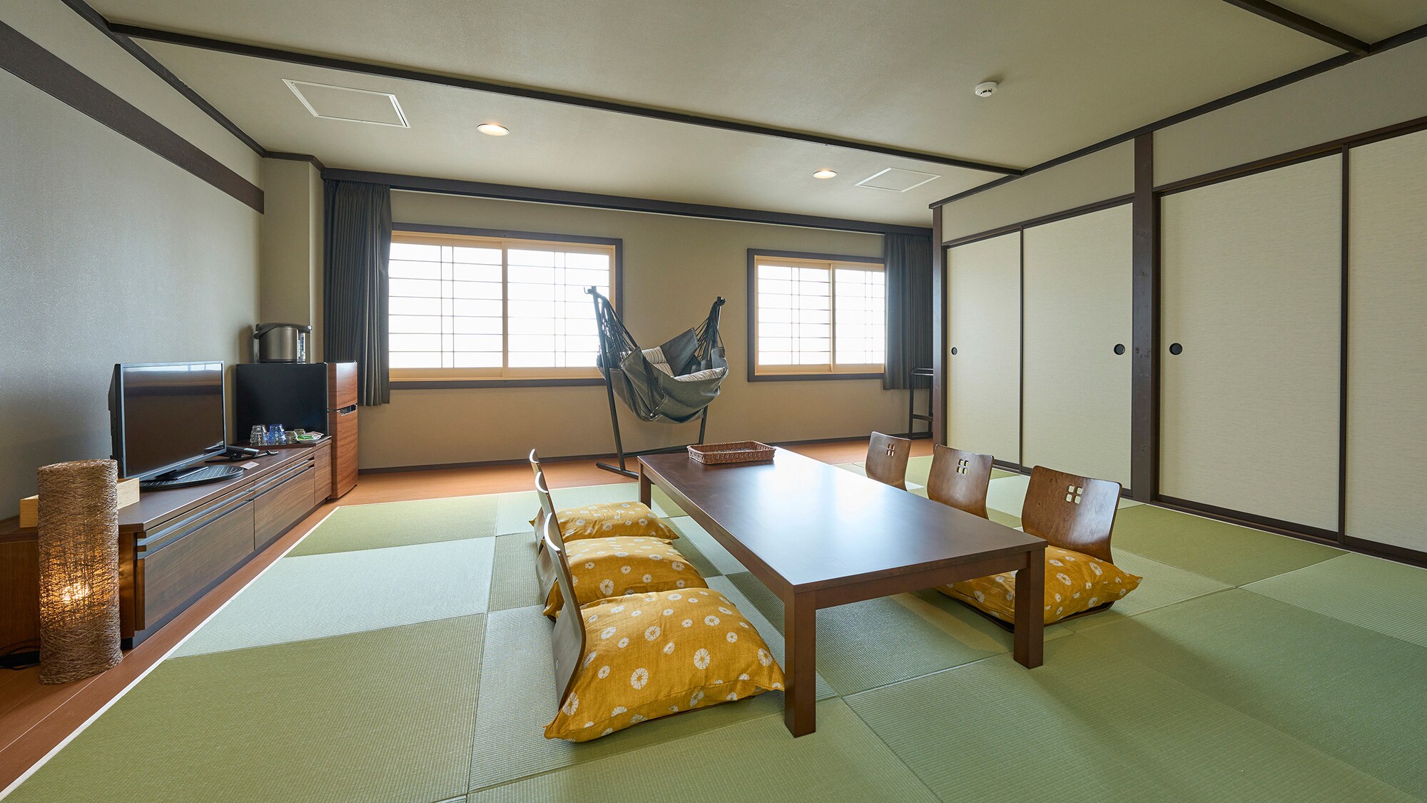 ◆Large Japanese-style room with shower booth◆