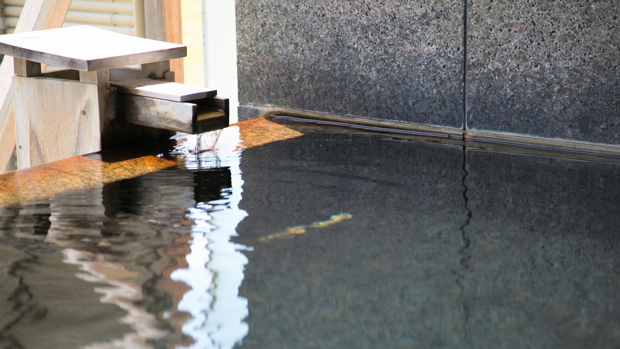 [Hot Springs] Shibayama Onsen boasts high-quality spring water. Wash away your daily fatigue and warm yourself to the core. *Image