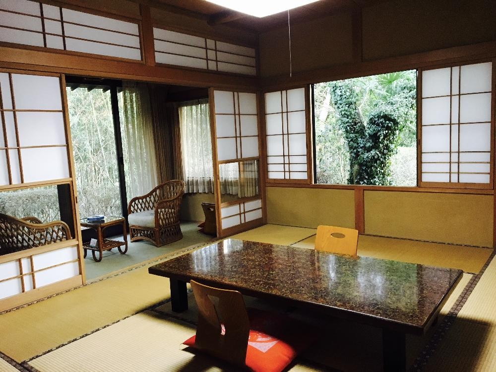 Japanese-style room (10 tatami mats) with indoor bath and toilet