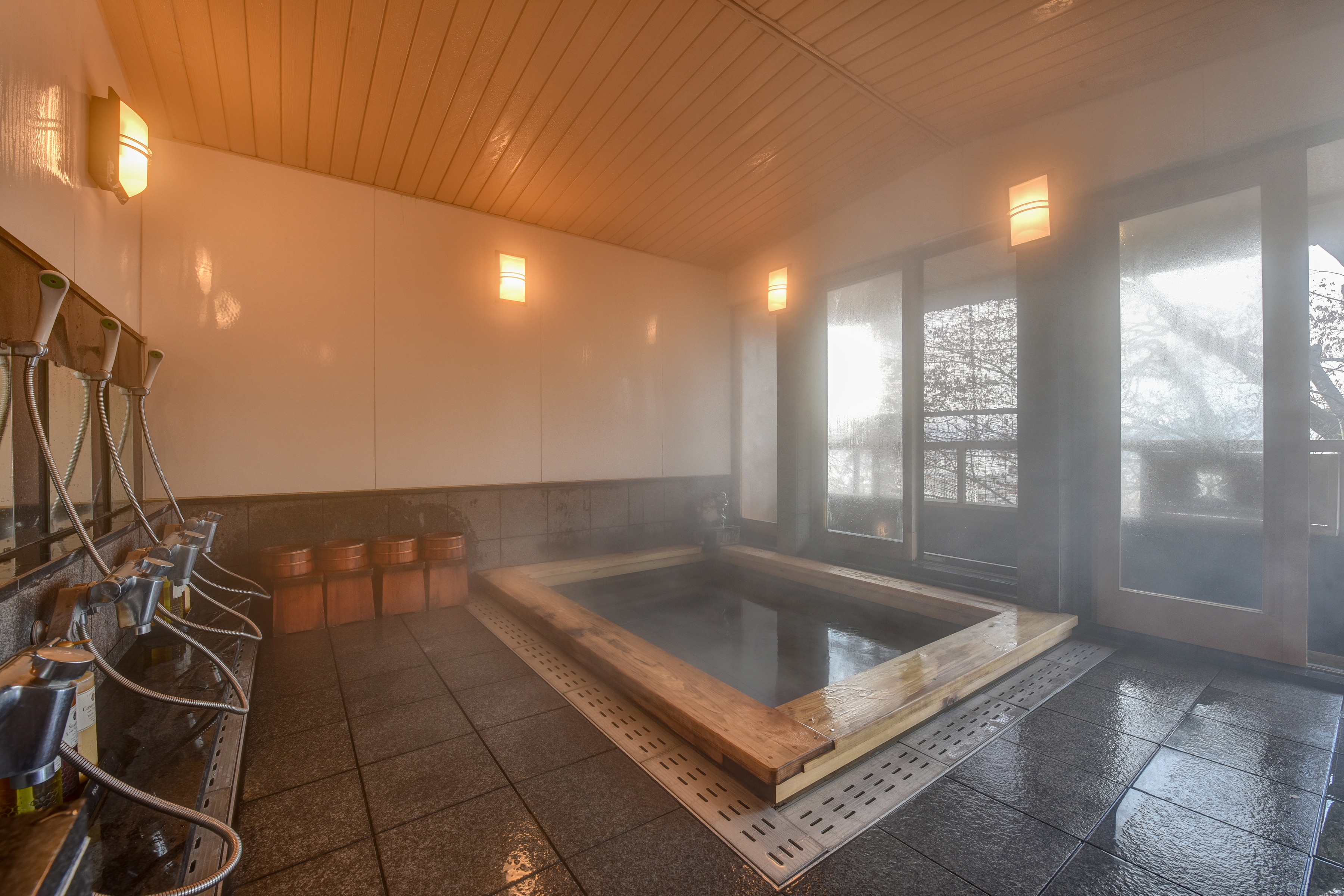 1F large communal bath